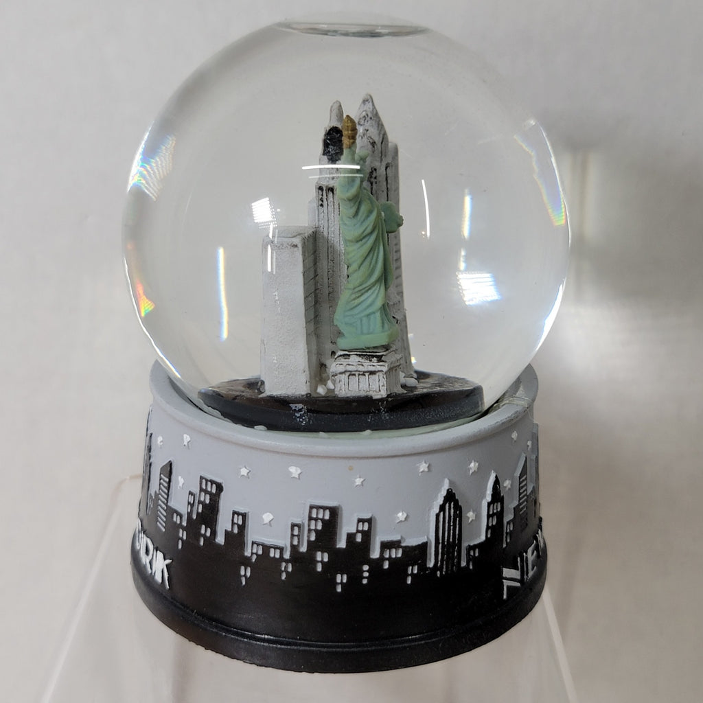 Black & Grey New York Snow Globe