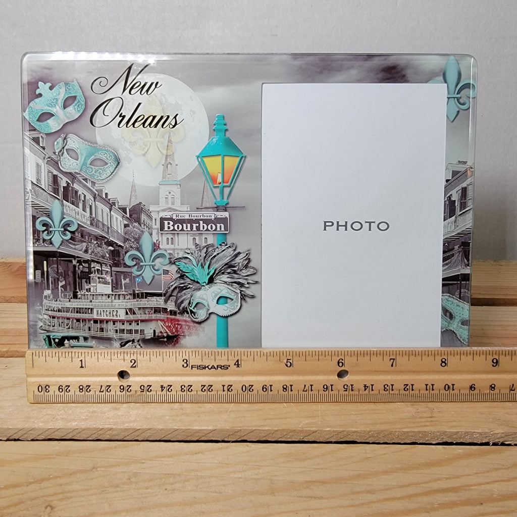 New Orleans Bourbon Street 3.5" x 5.5" Glass Picture Frame - NWB
