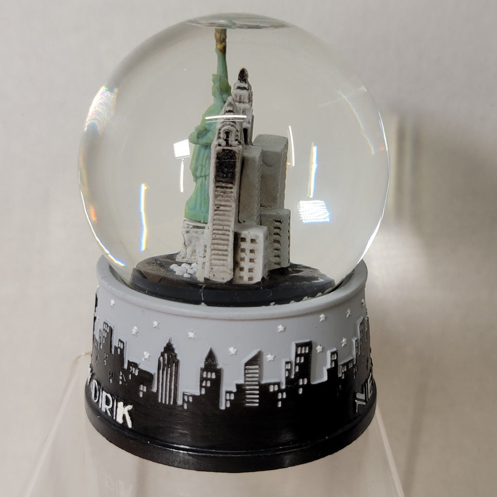 Black & Grey New York Snow Globe