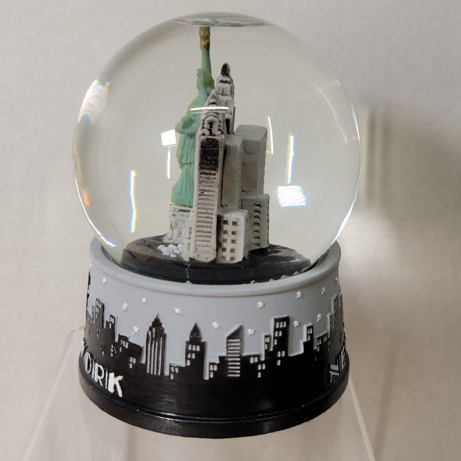 Black & Grey New York Snow Globe