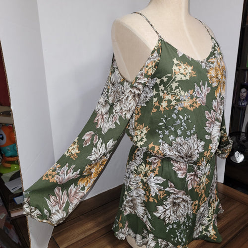 Altar'd State LS Green Floral Shorts Jumpsuit w/ Open Sleeves - Size Medium