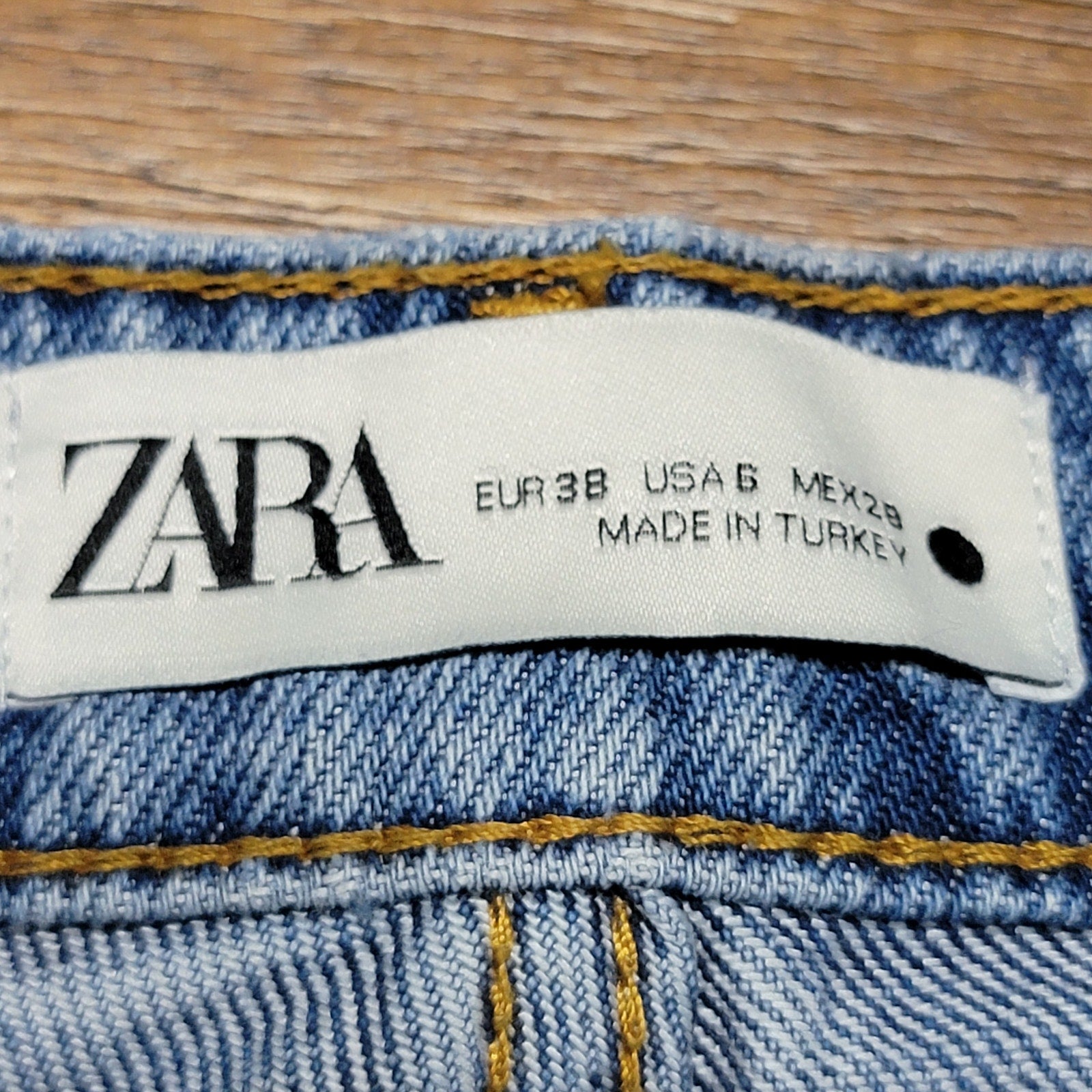 Zara 90's Full Length Straight Denim Jeans w/ Raw Hem - Size 6