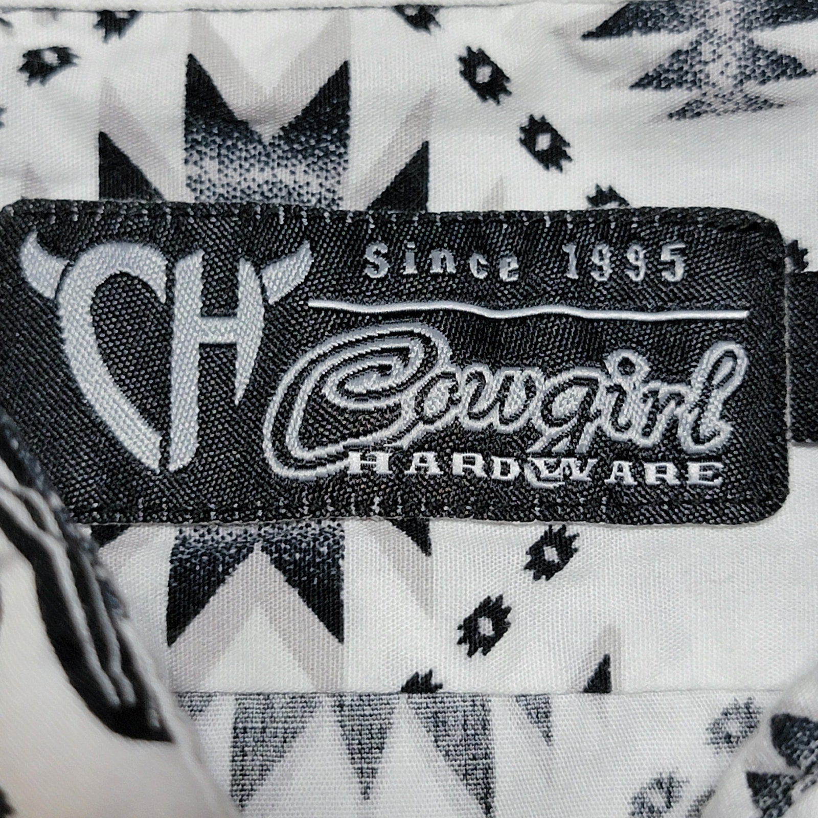 Cowgirl Hardware B&W Sleeveless Pearl Snap Western Top w/ Cactus - Size Medium*
