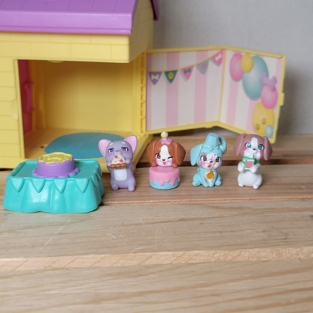 Little Live Pets Mama Surprise House + 5 Pc Families Collection