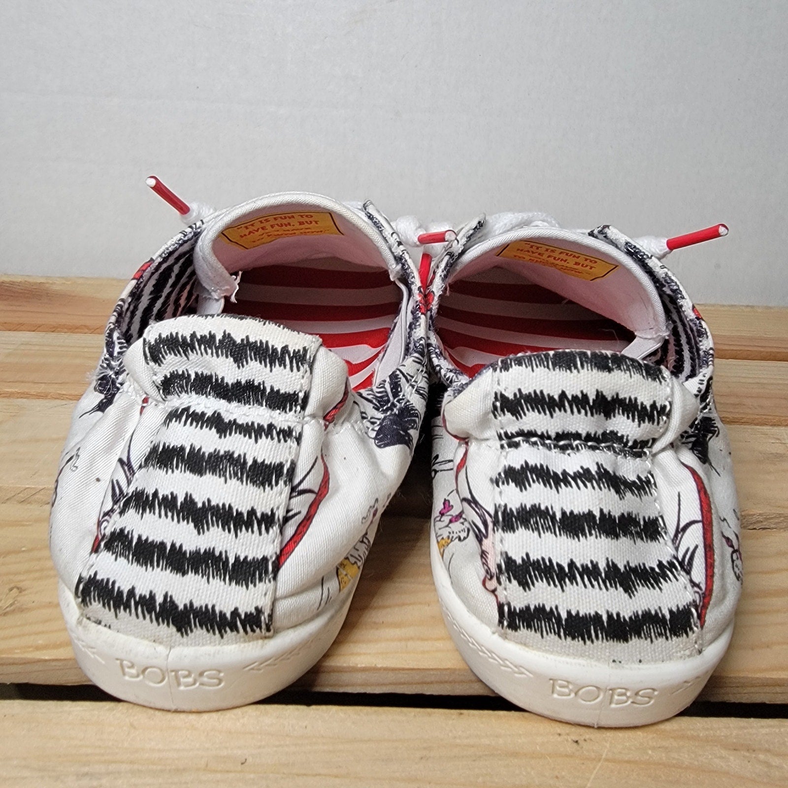 Dr. Seuss X Skechers Bobs Beach Bingo "Things Fall" Sneakers - Size 8