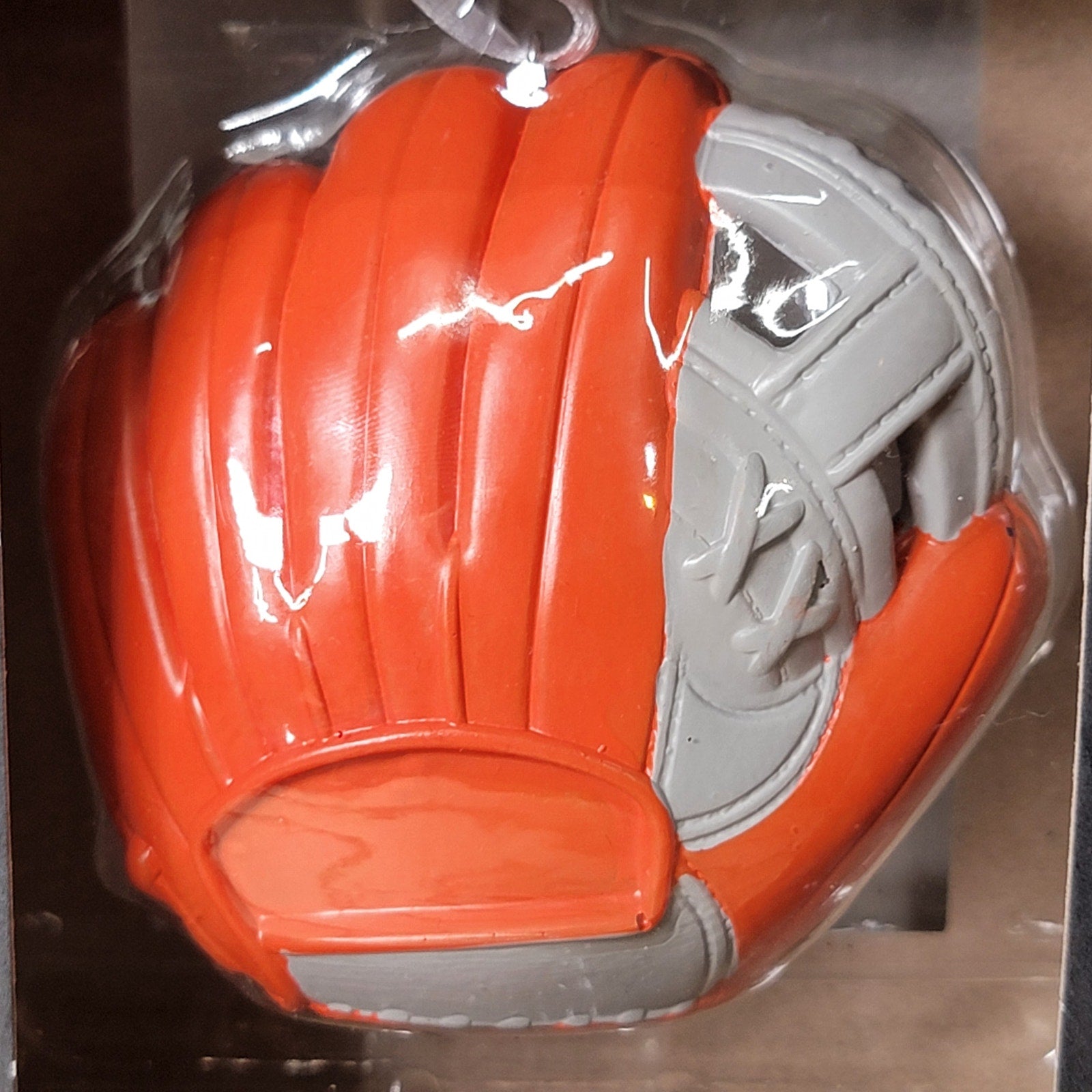 Hallmark X Houston Astros Ball in Glove Ornament - NEW / SEALED