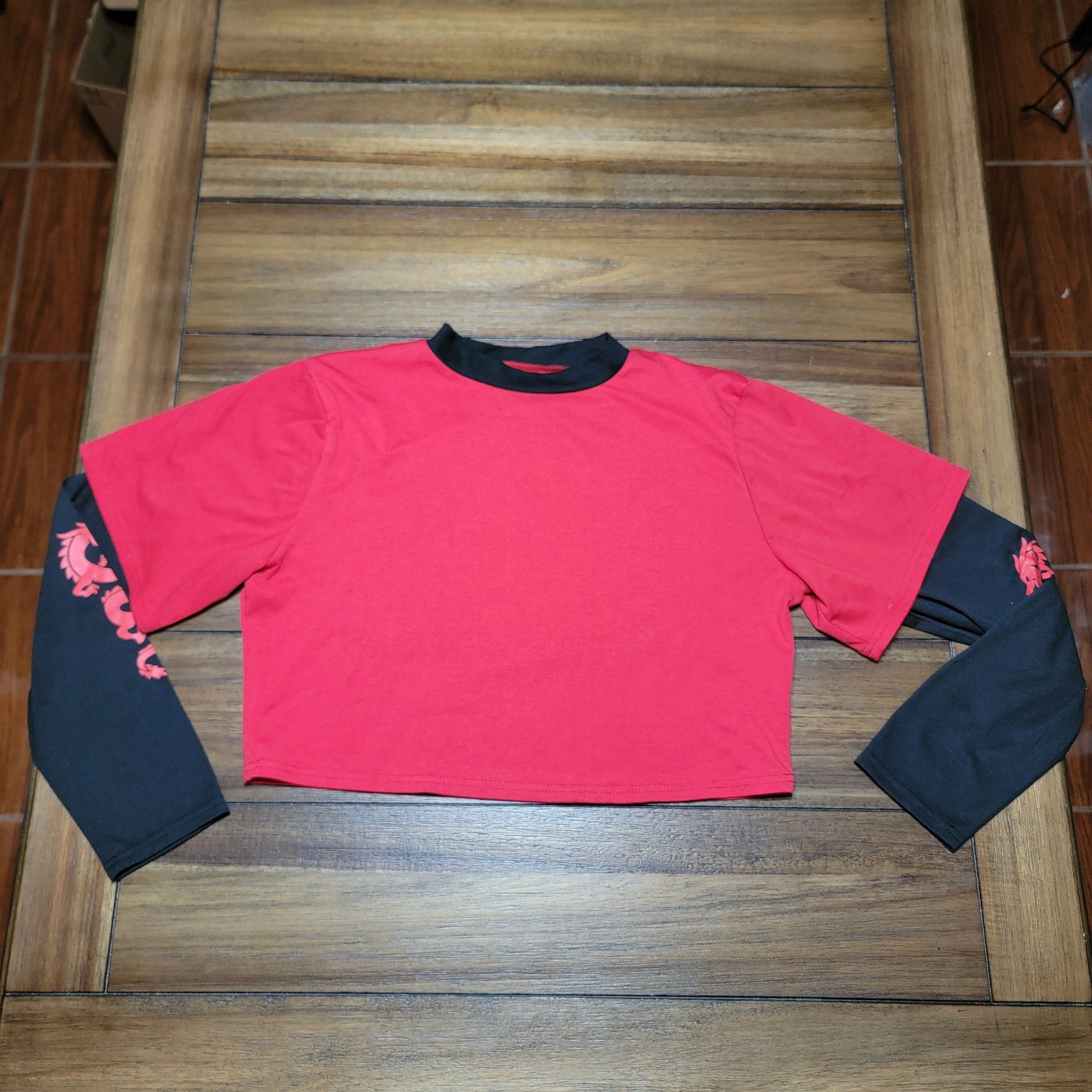 Unbranded LS Red & Black Crop Tee w/ Dragon Sleeves - Size Junior XL
