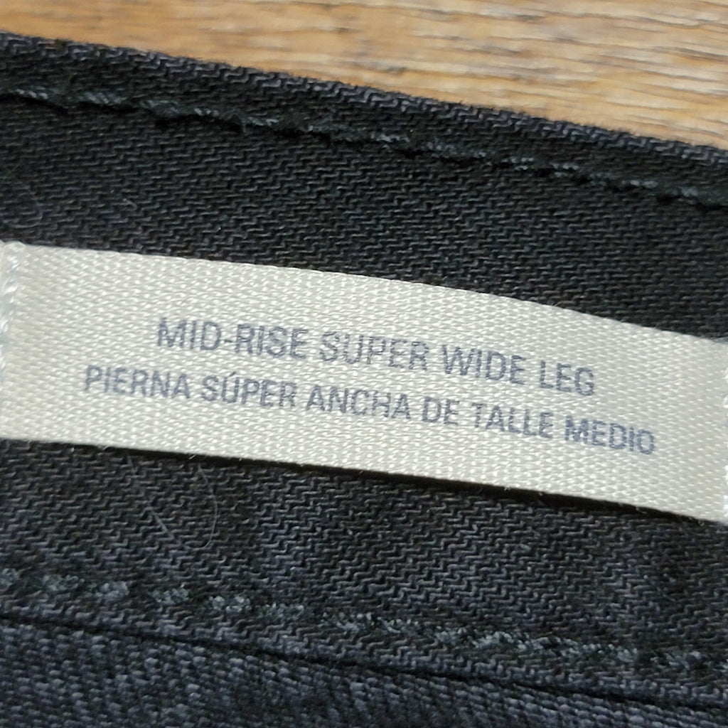 Universal Threads Mid-Rise Super Wide Leg Black Jeans w/ Button Fly - Size 4R