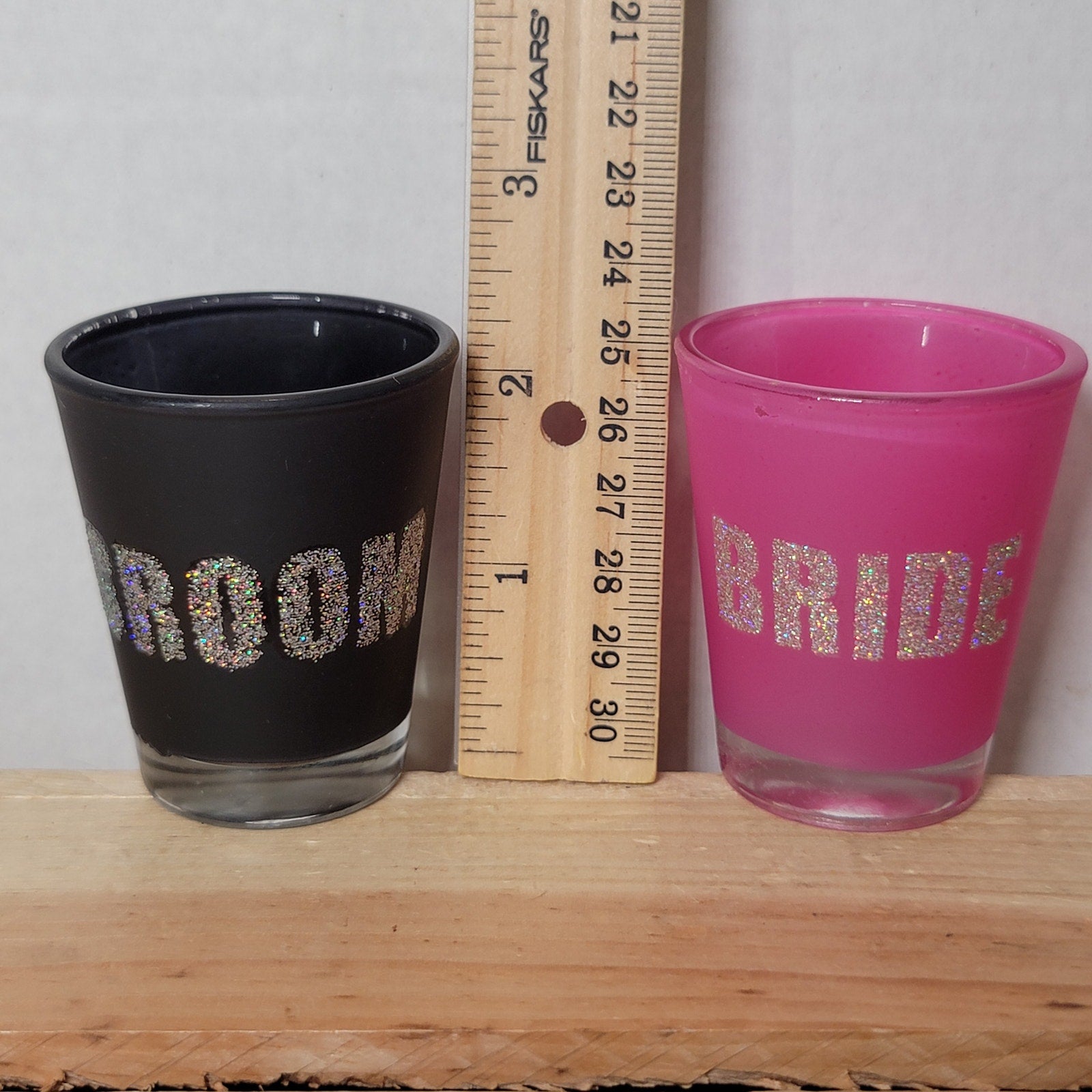 Set of 2 Wedding Shot Glasses: Bride & Groom