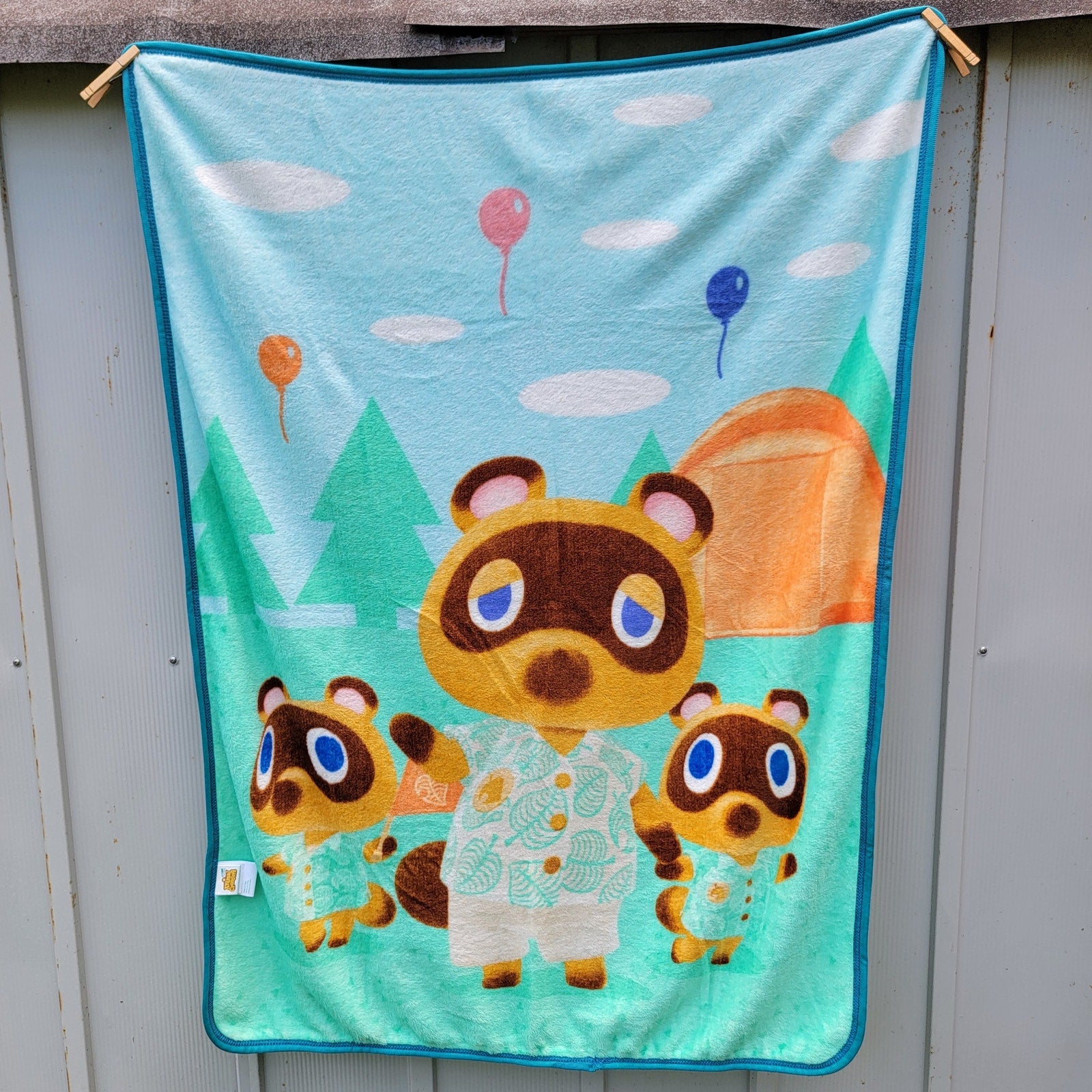 New Horizons Animal Crossing 3 Bears Teal Fleece Throw - 39" x 50"