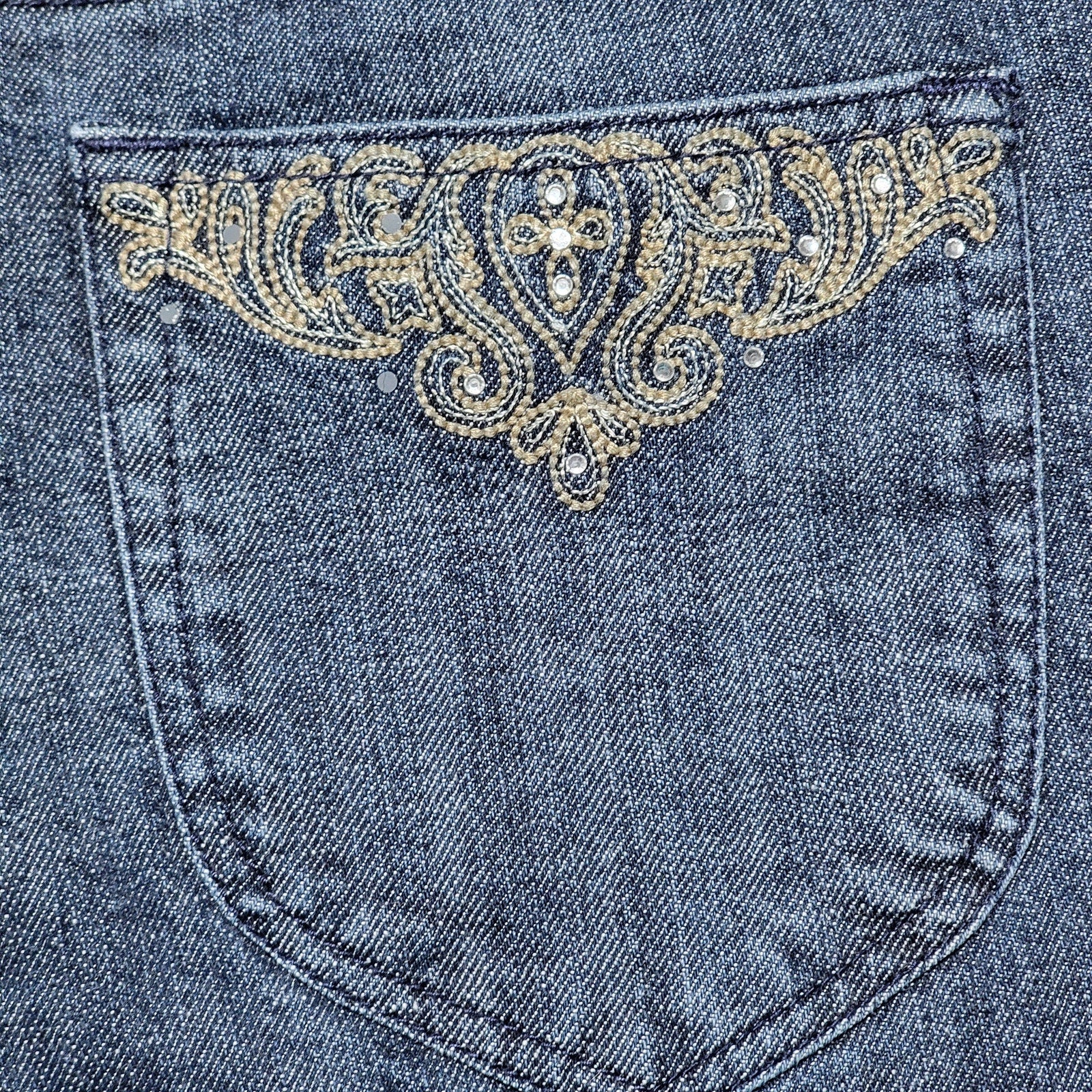 Chico's Platinum Straight Denim Jeans w/ Back Pocket Bling - Size 2.5 Short