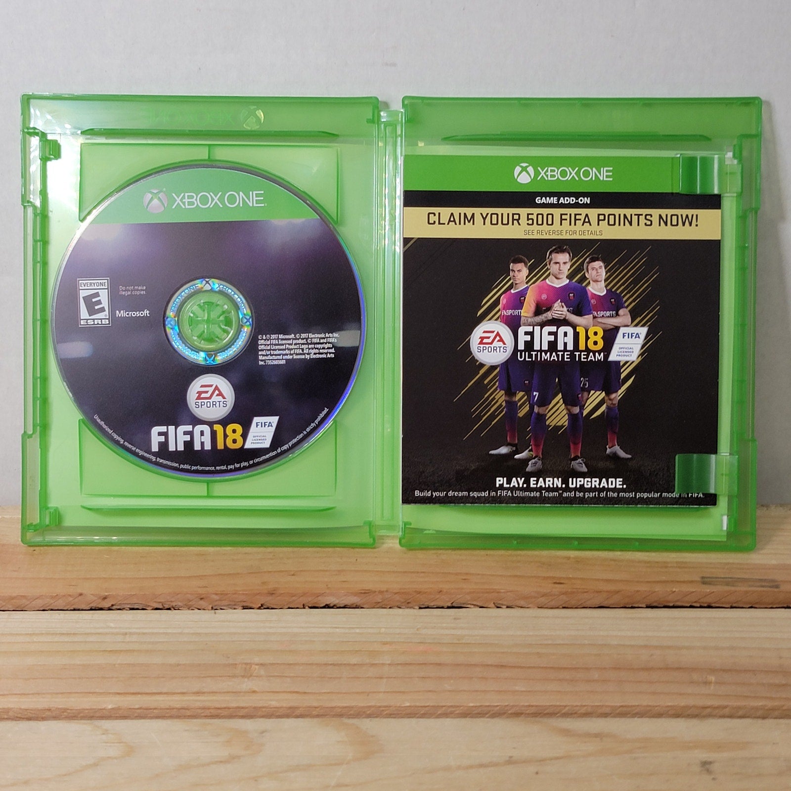 XBOX ONE Game: FIFA 18 w/ Inserts