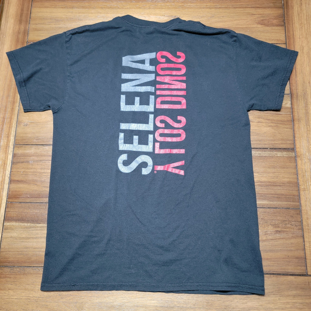 Selena Y Los Dinos Black Unisex Tee (Gildan) "Bidi Bidi Bom Bom" - Size Medium