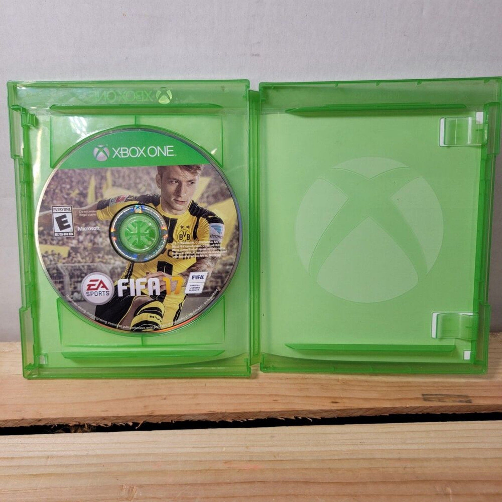 XBOX One FIFA 17 (No Book)