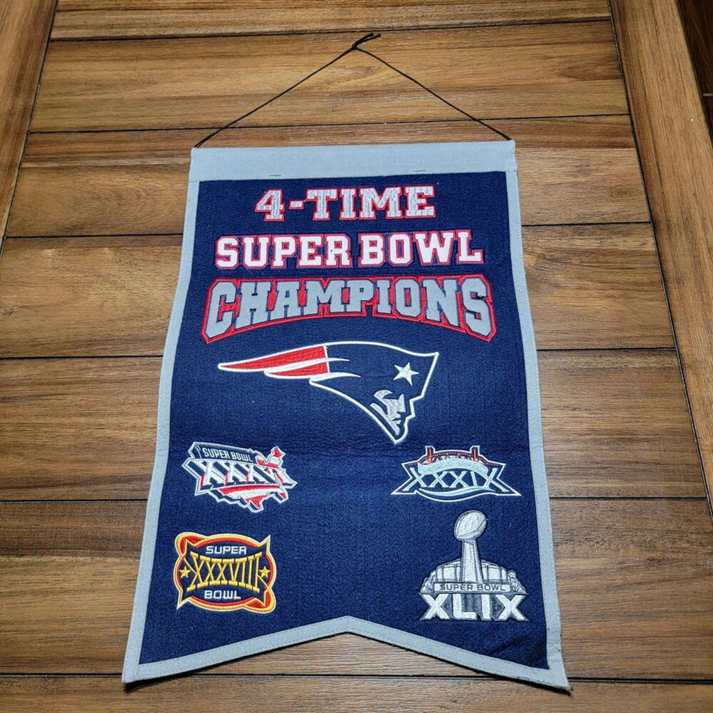 New England Patriots Collector Set: Banner, Flag & Mini Helmet