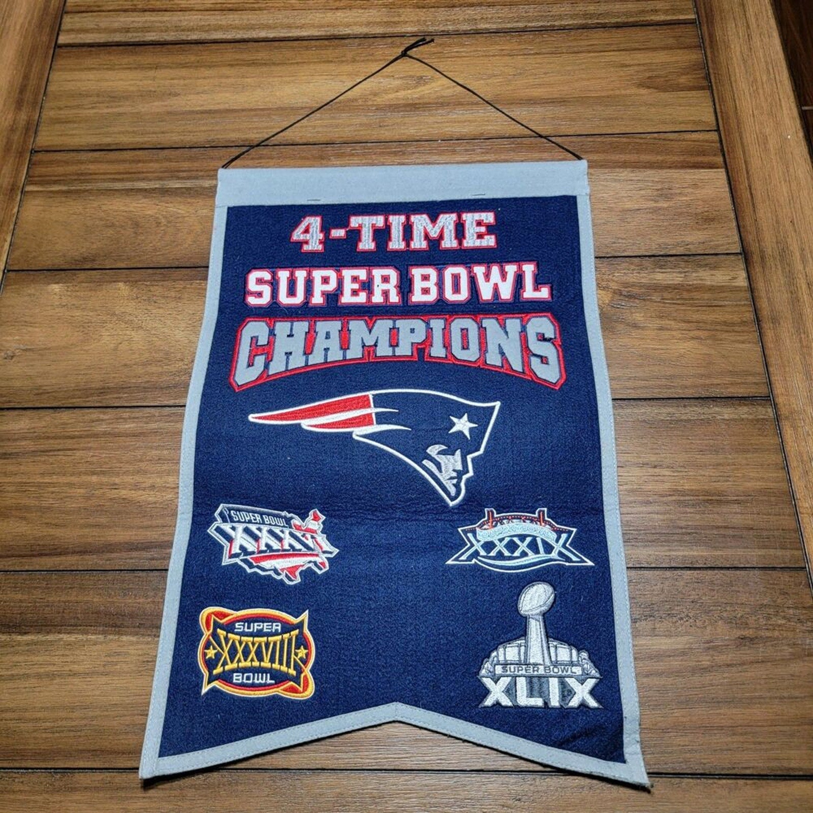 New England Patriots Collector Set: Banner, Flag & Mini Helmet