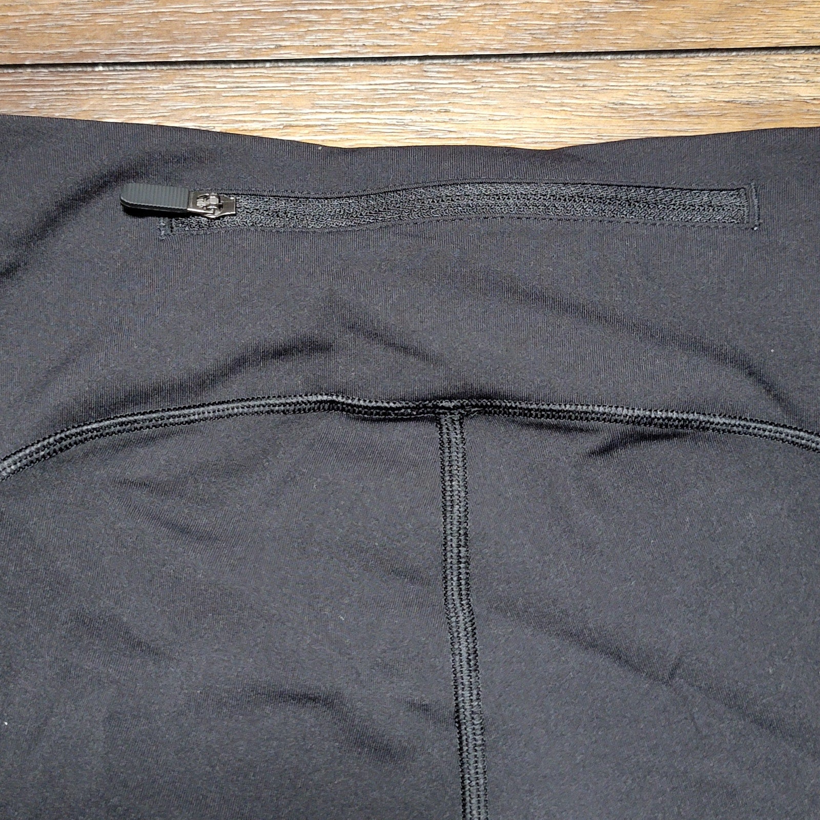 Lululemon Black Leggings w/ Zipper Pouch - Size 8