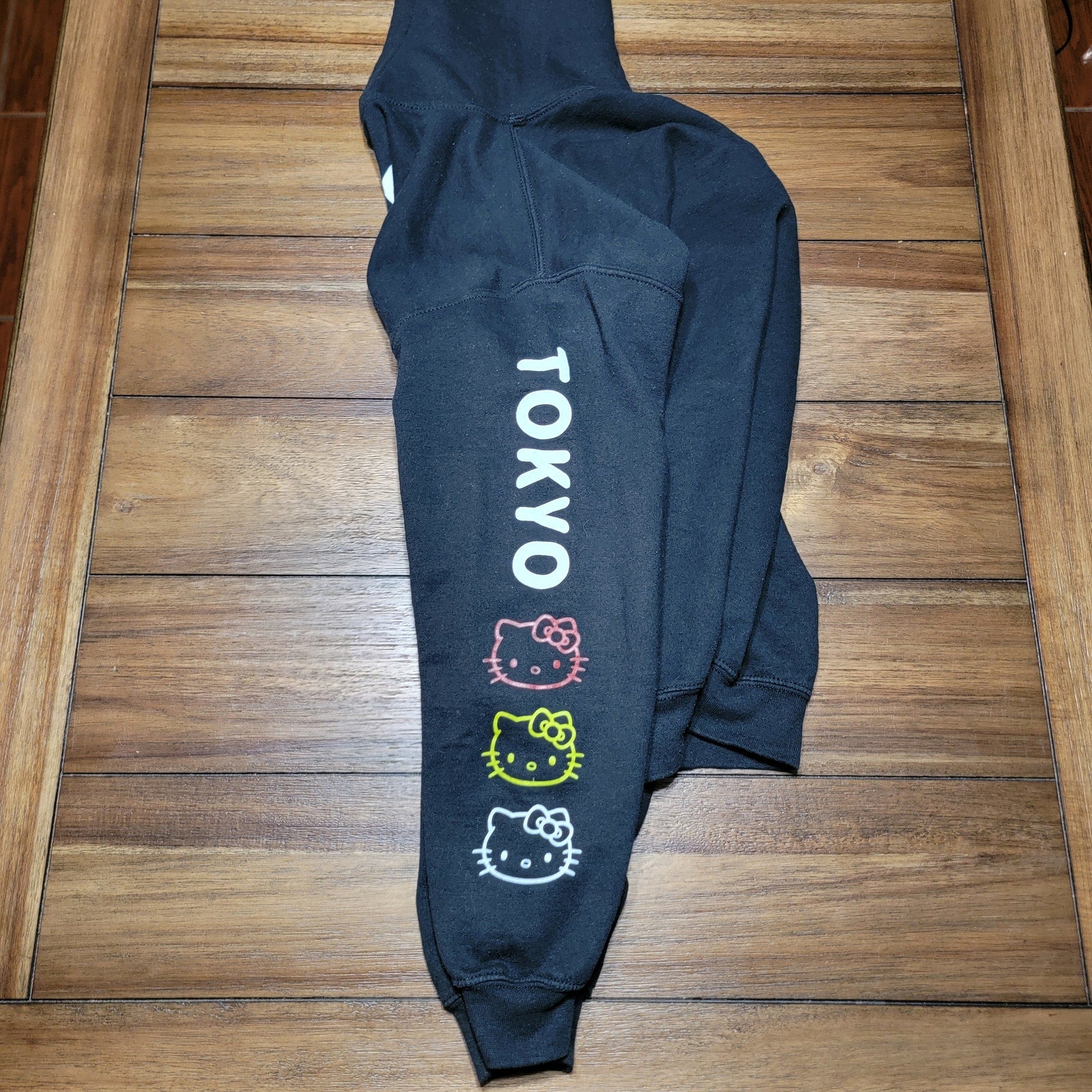 Hello Kitty Black LS Pullover Unisex Hoodie "Hello Kitty Tokyo" - Size Medium