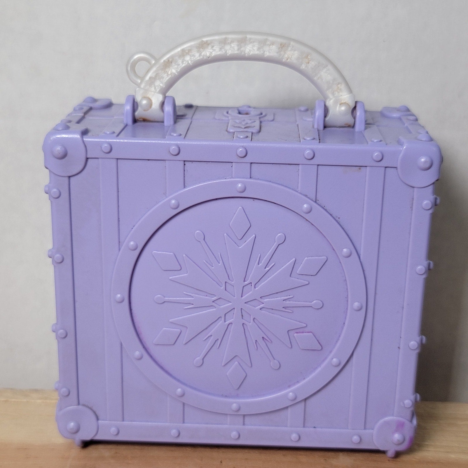 Disney Frozen 2 Pop Adventures Elsa's Bedroom Playset Carry-and-go-Case