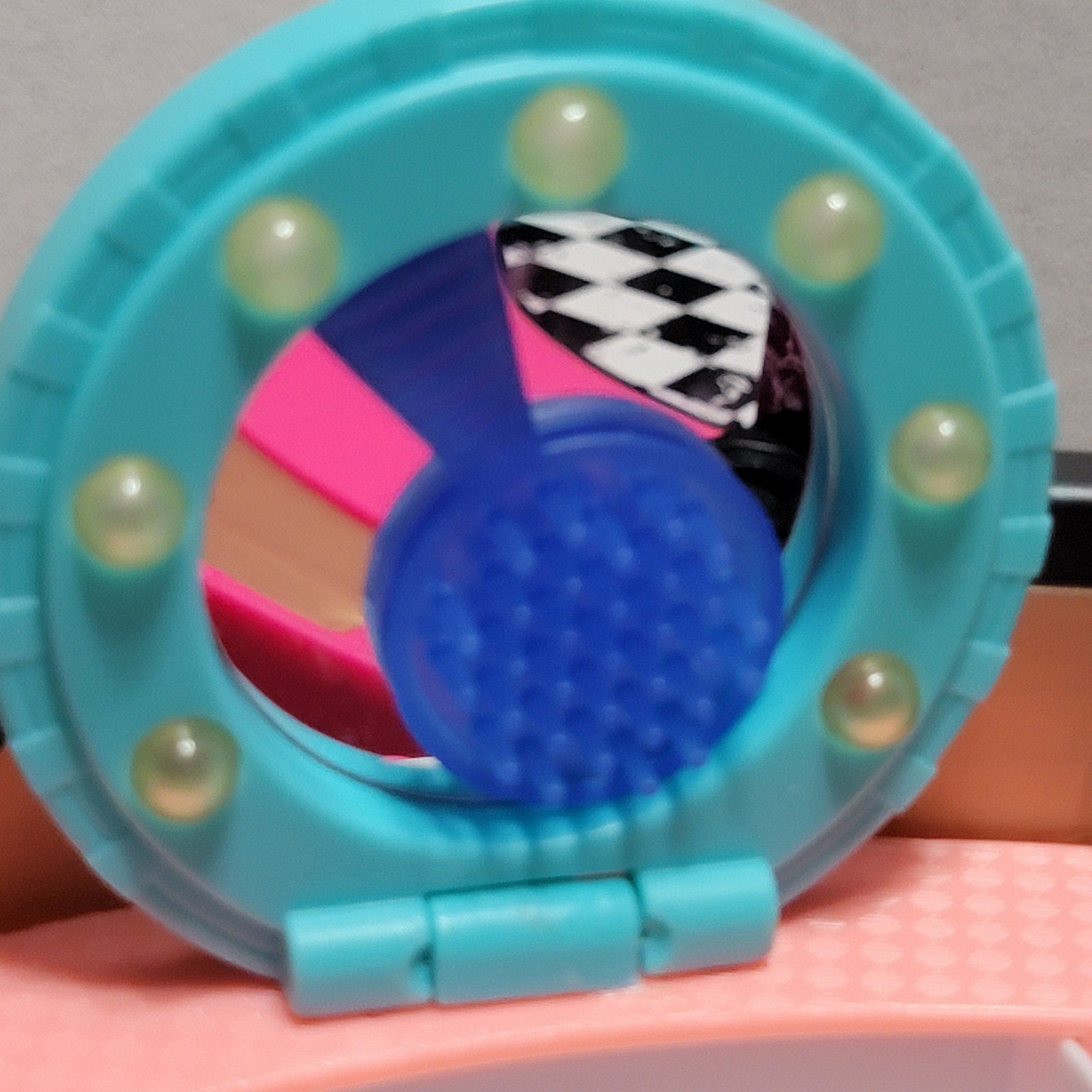 L.O.L. Surprise Hair Salon Playset
