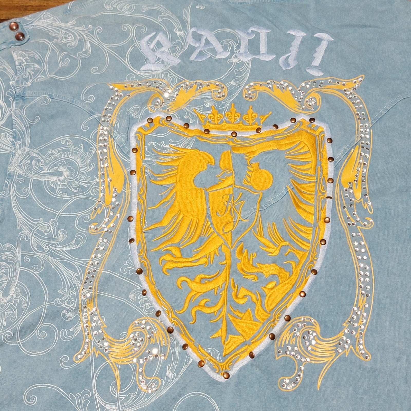 Light Blue Unisex Tee w/ Bling & Gold Crest - Size 3XL*
