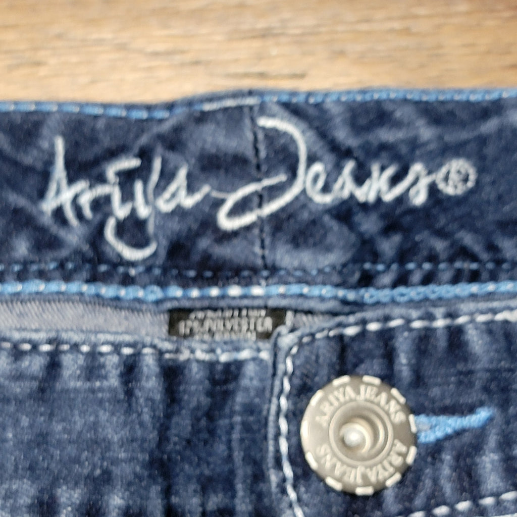 Ariya Jeans Denim Shorts w/ Embroidered & Bling Back Pockets - Size 15/16