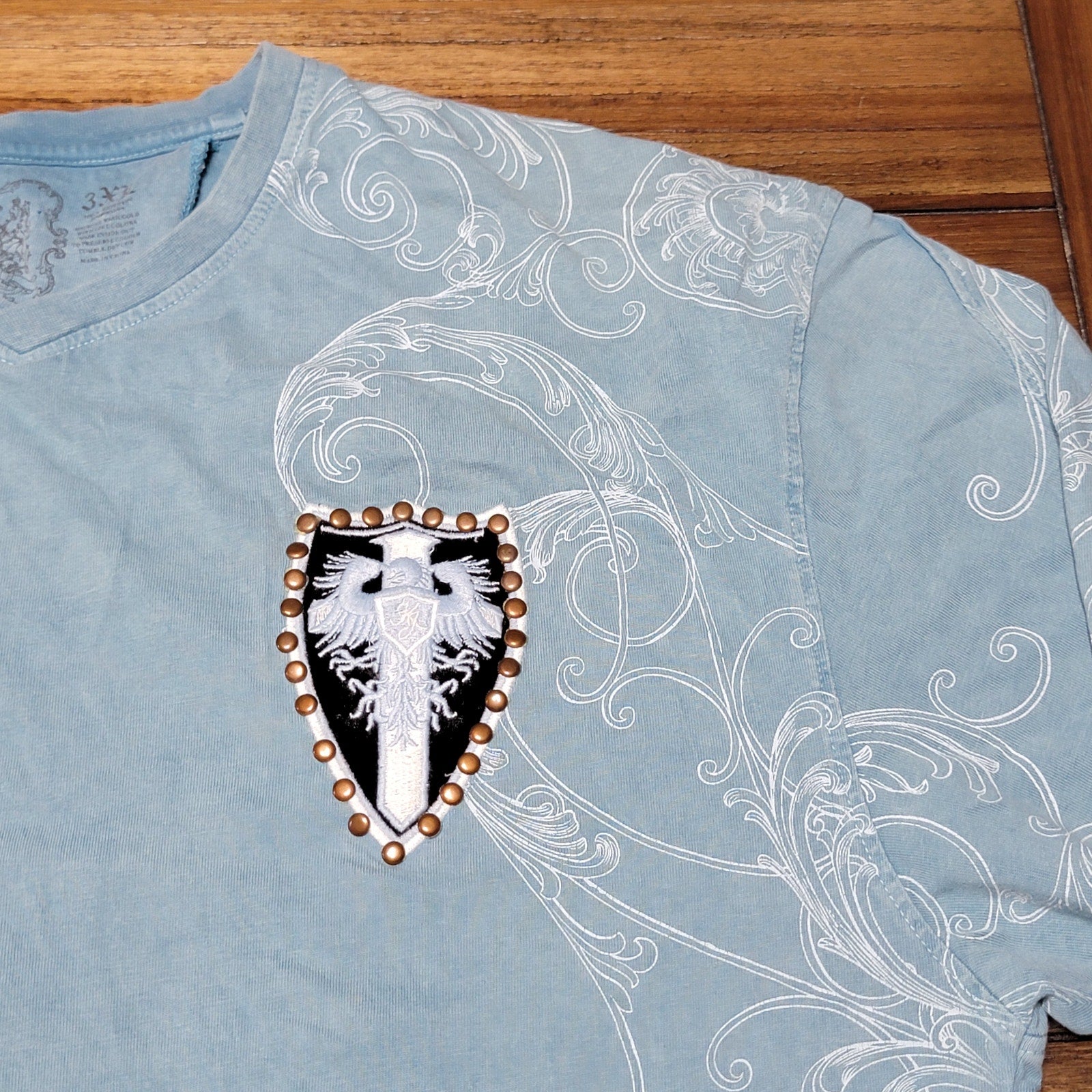 Light Blue Unisex Tee w/ Bling & Gold Crest - Size 3XL*