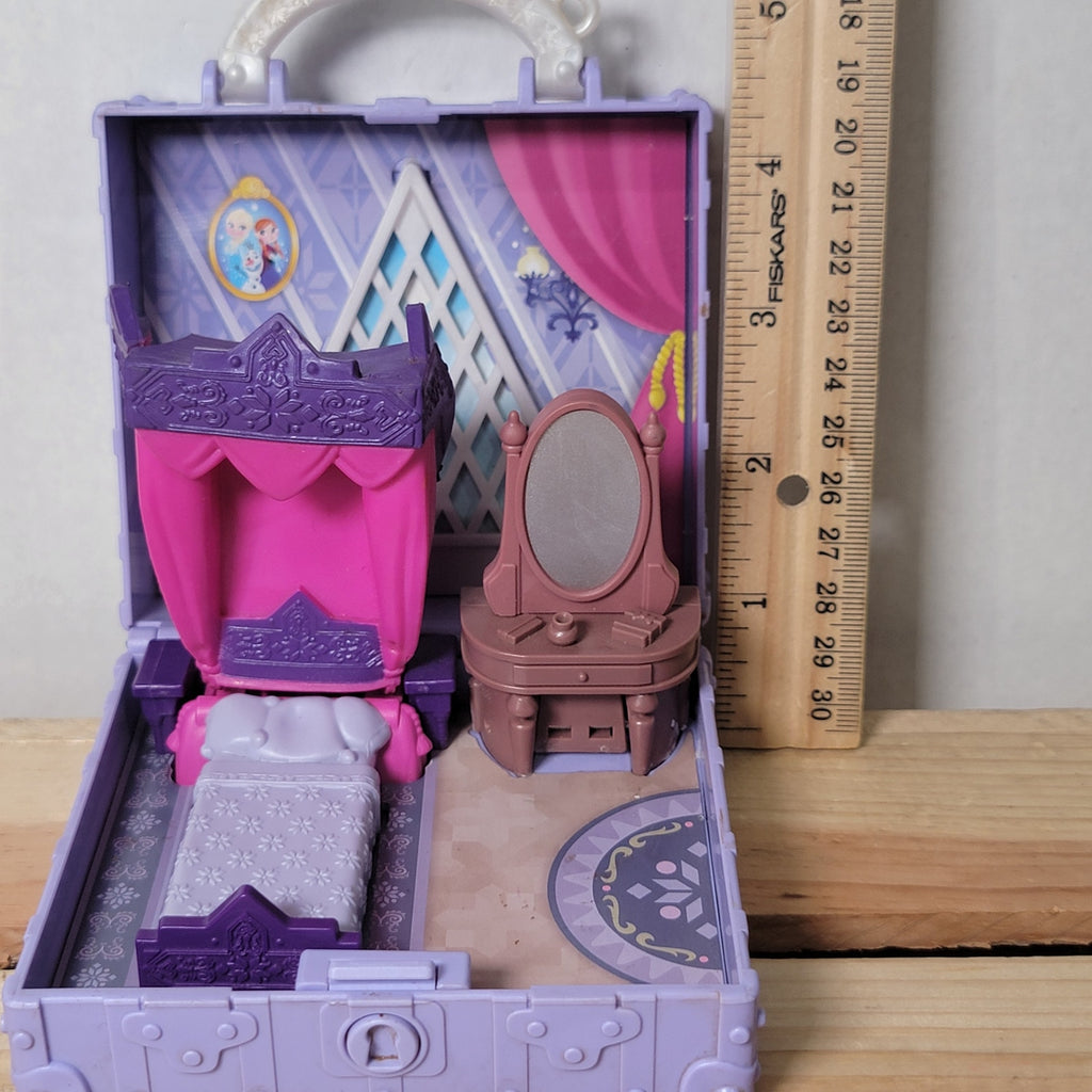 Disney Frozen 2 Pop Adventures Elsa's Bedroom Playset Carry-and-go-Case