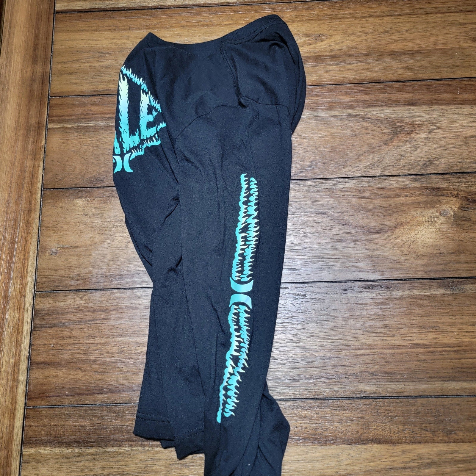 Hurley LS Youth Black Tee Blue Flame Diamond Logo - Size XL (13-15 Yrs)