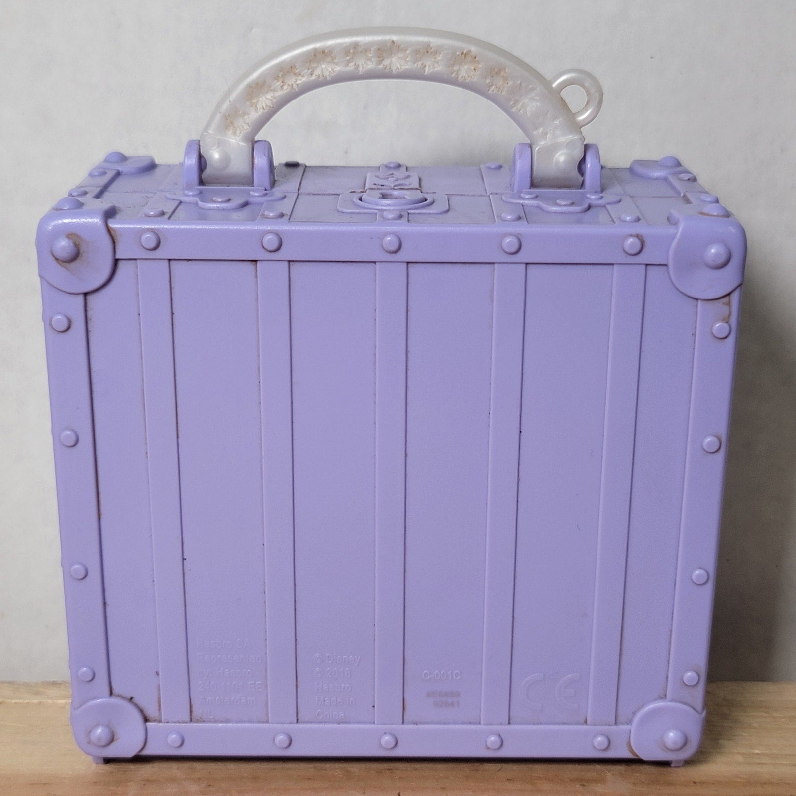 Disney Frozen 2 Pop Adventures Elsa's Bedroom Playset Carry-and-go-Case