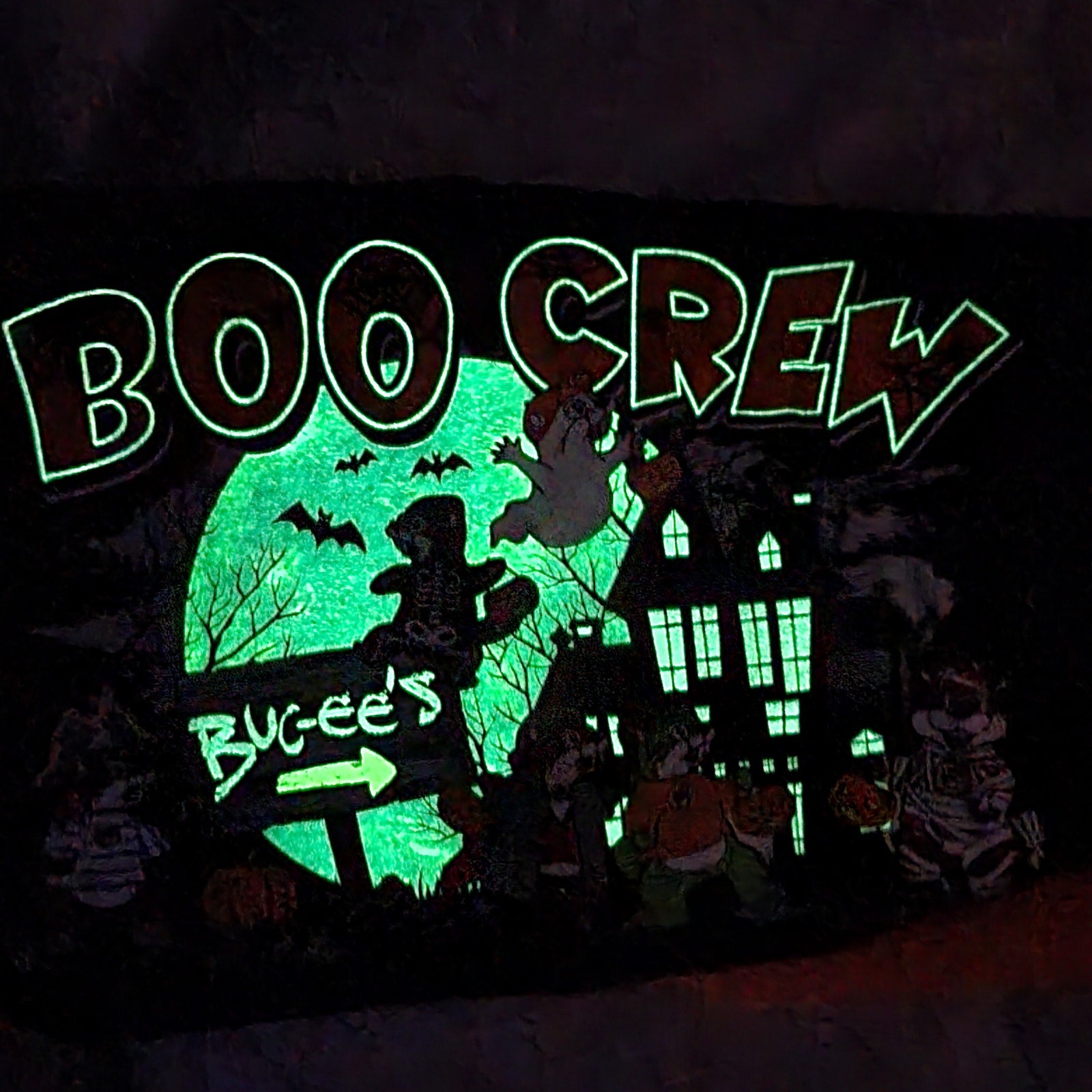 Buc-ee's Halloween Black Unisex Glow-In-The-Dark Tee "Boo Crew" - Size XL
