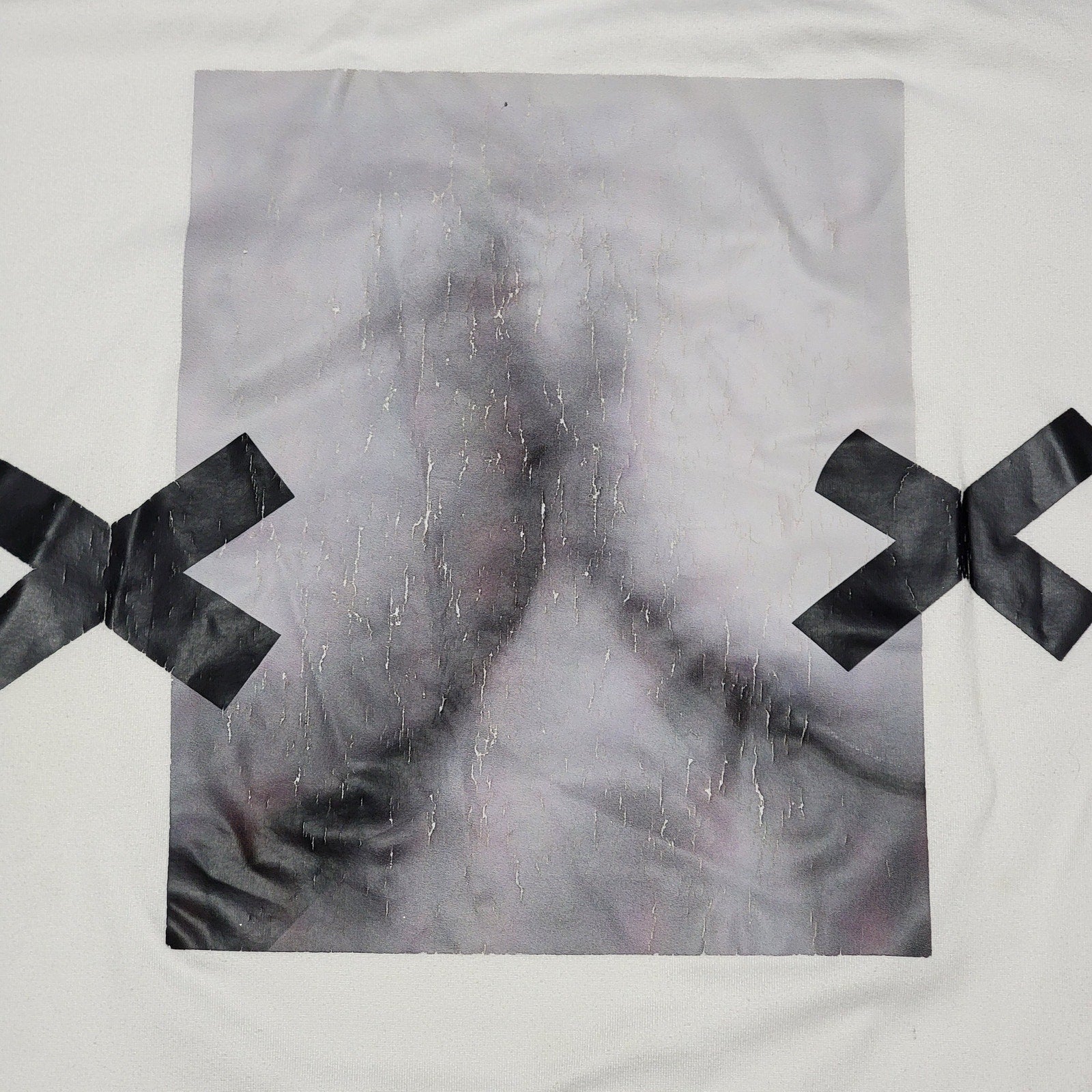 Unbranded 2 X's White Unisex Tee - Size XL