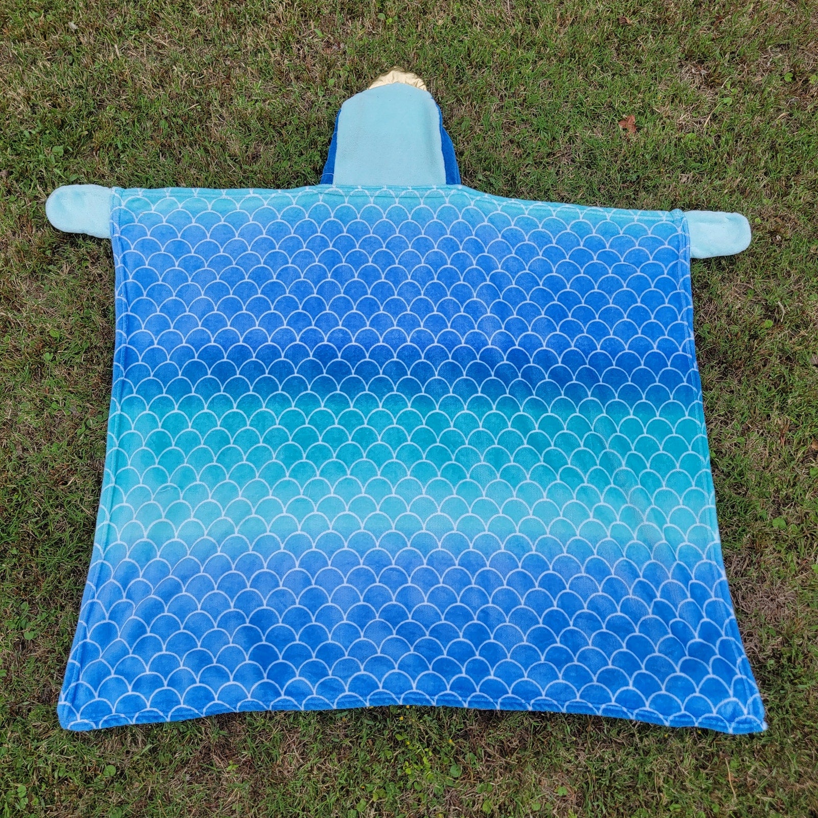 Your Zone Kids Blue Mermaid Hooded Blanket