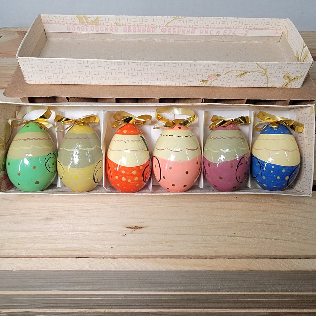 VINTAGE Set of 6 Russian Hand Painted Wooden Christmas Ornaments w/ Box (2000)
