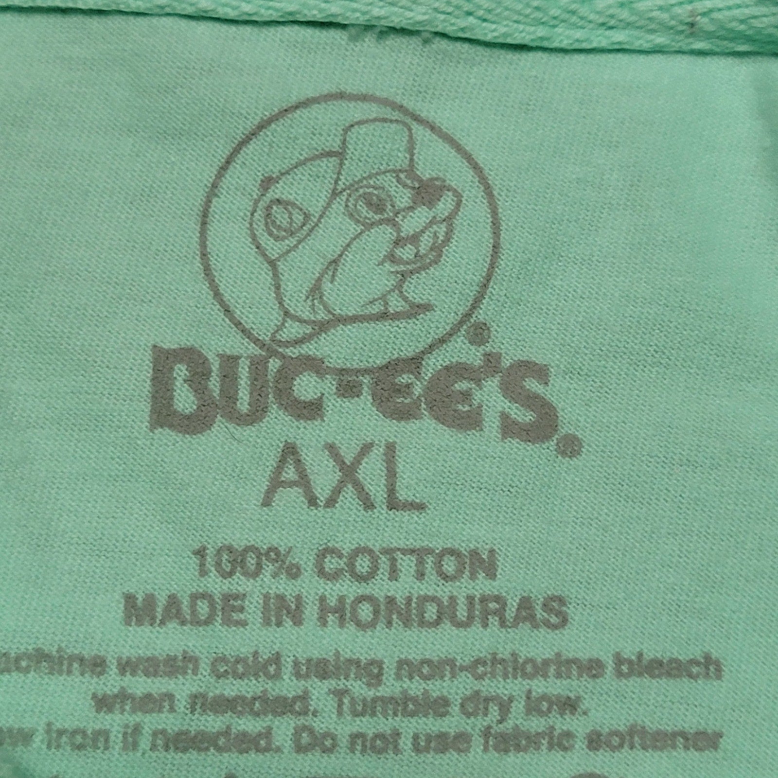 Buc-ee's Teal Tee Texas Parrot w/ a Buc-ee's Drink - Size AXL