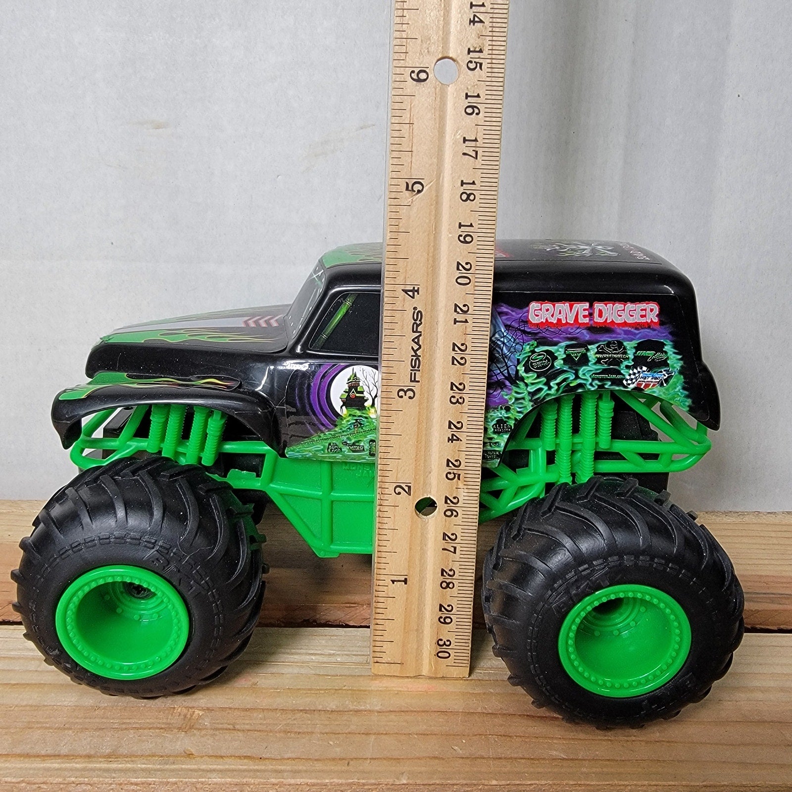 Monster Jam Grave Digger RC Truck (NO Controller)