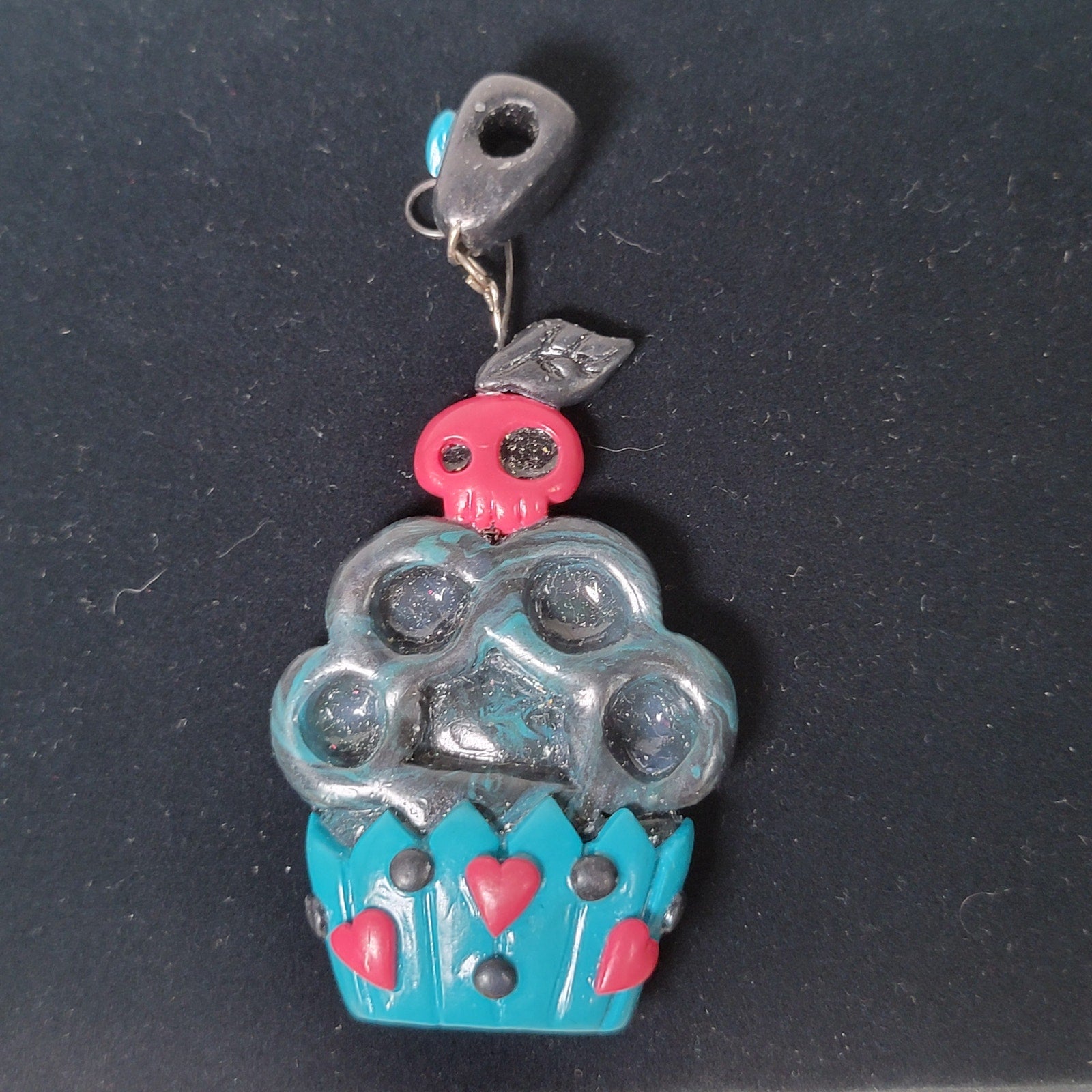 Decorative Cupcake-Shaped Pendant w/ Skull and Knuckle Duster Design