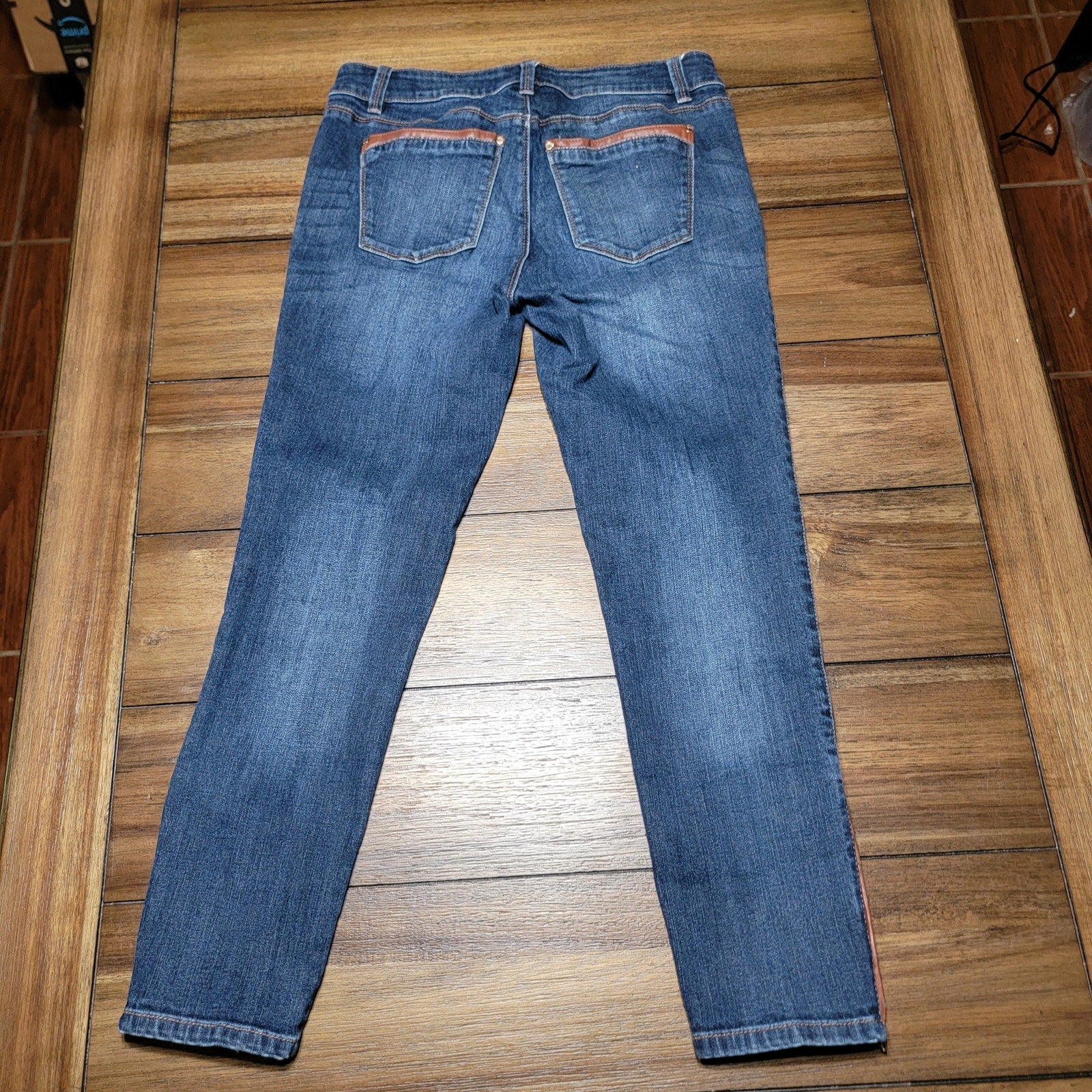 White House Black Market Skimmer Straight Denim Jeans w/ Zip Cuffs - Size 6P