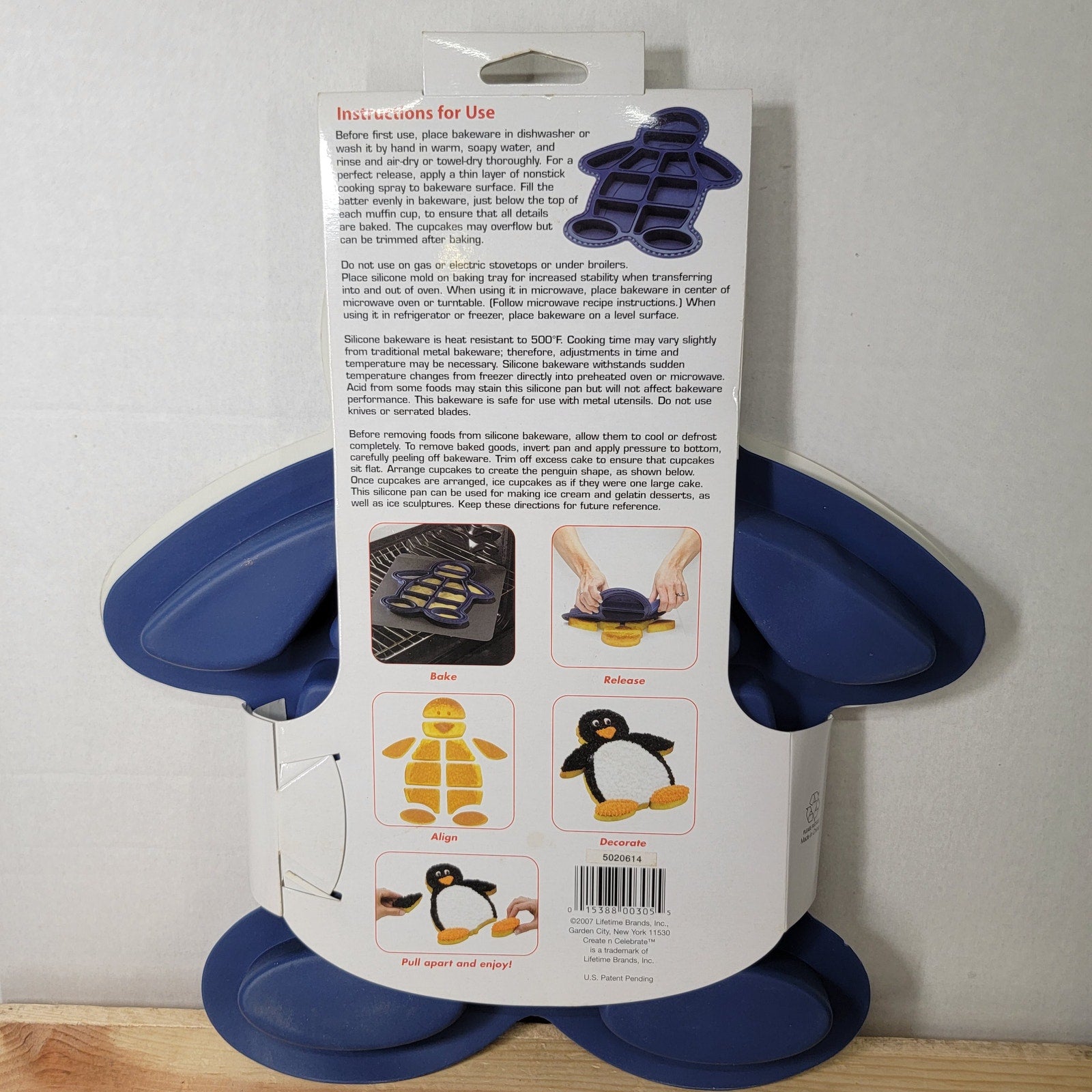 Create n Celebrate Penguin Pull-a-Part Silicone Cupcake Mold - NEW