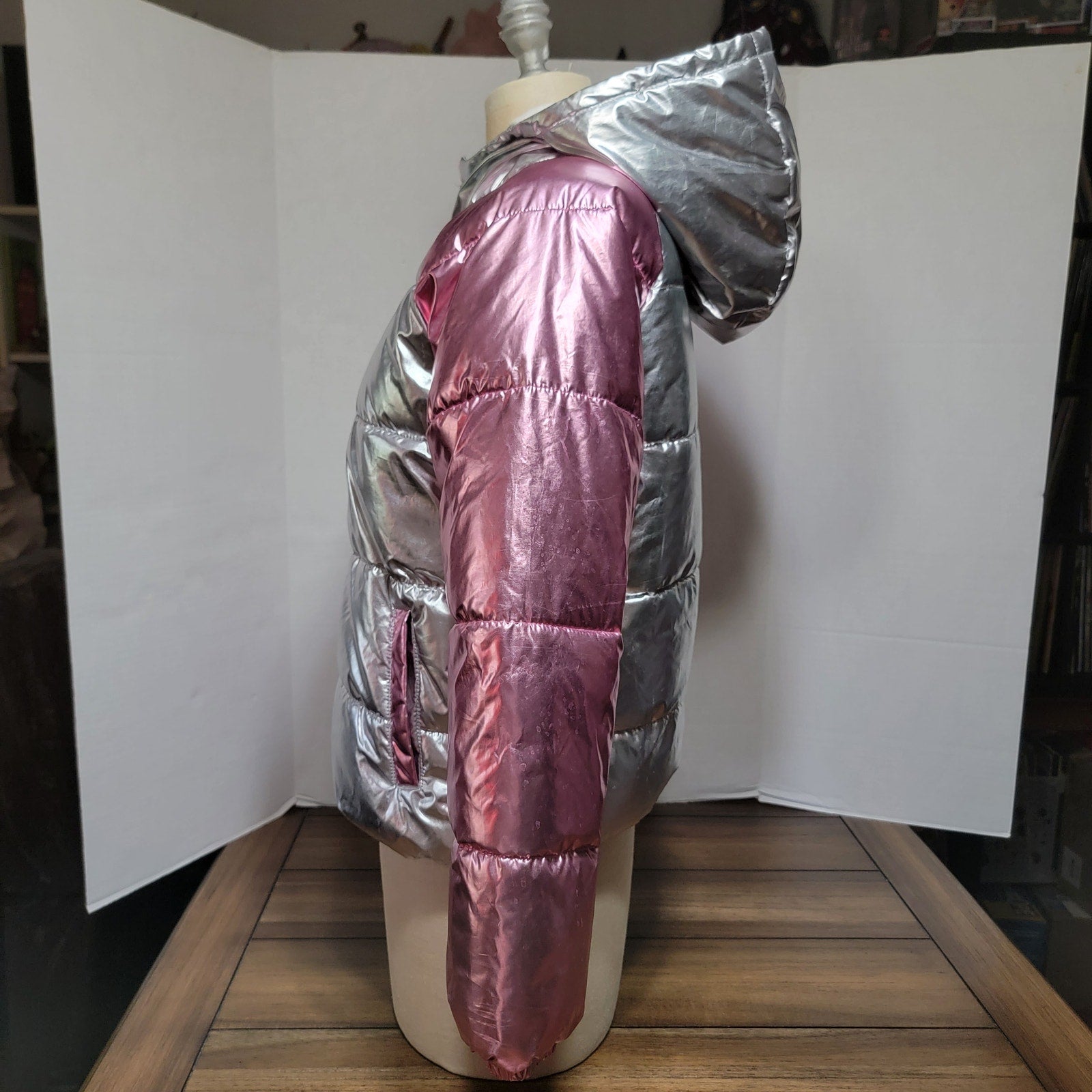 Old Navy Girls Full Zip Hooded Silver / Pink Shimmer Puffer Coat - XL (14-16)
