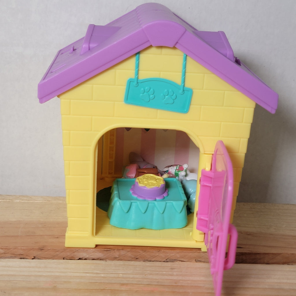 Little Live Pets Mama Surprise House + 5 Pc Families Collection