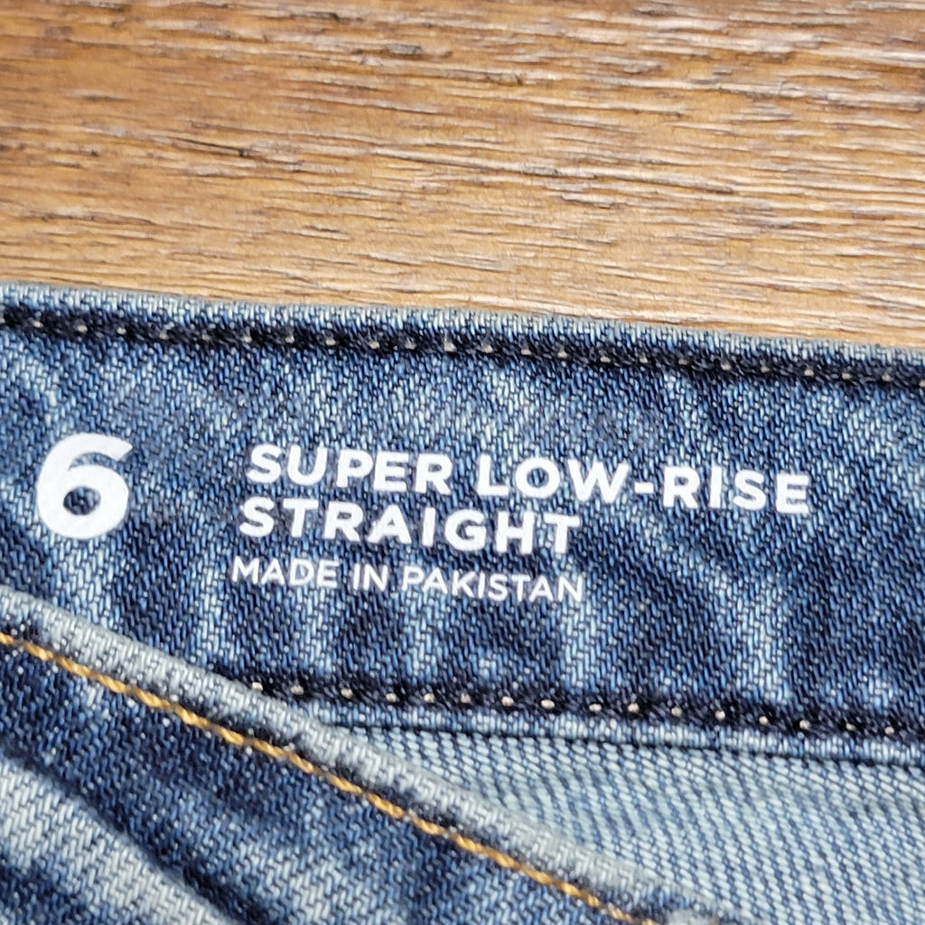 Arizona Jean Co Super Low-Rise Straight Denim Jeans w/ Stars - Size 6