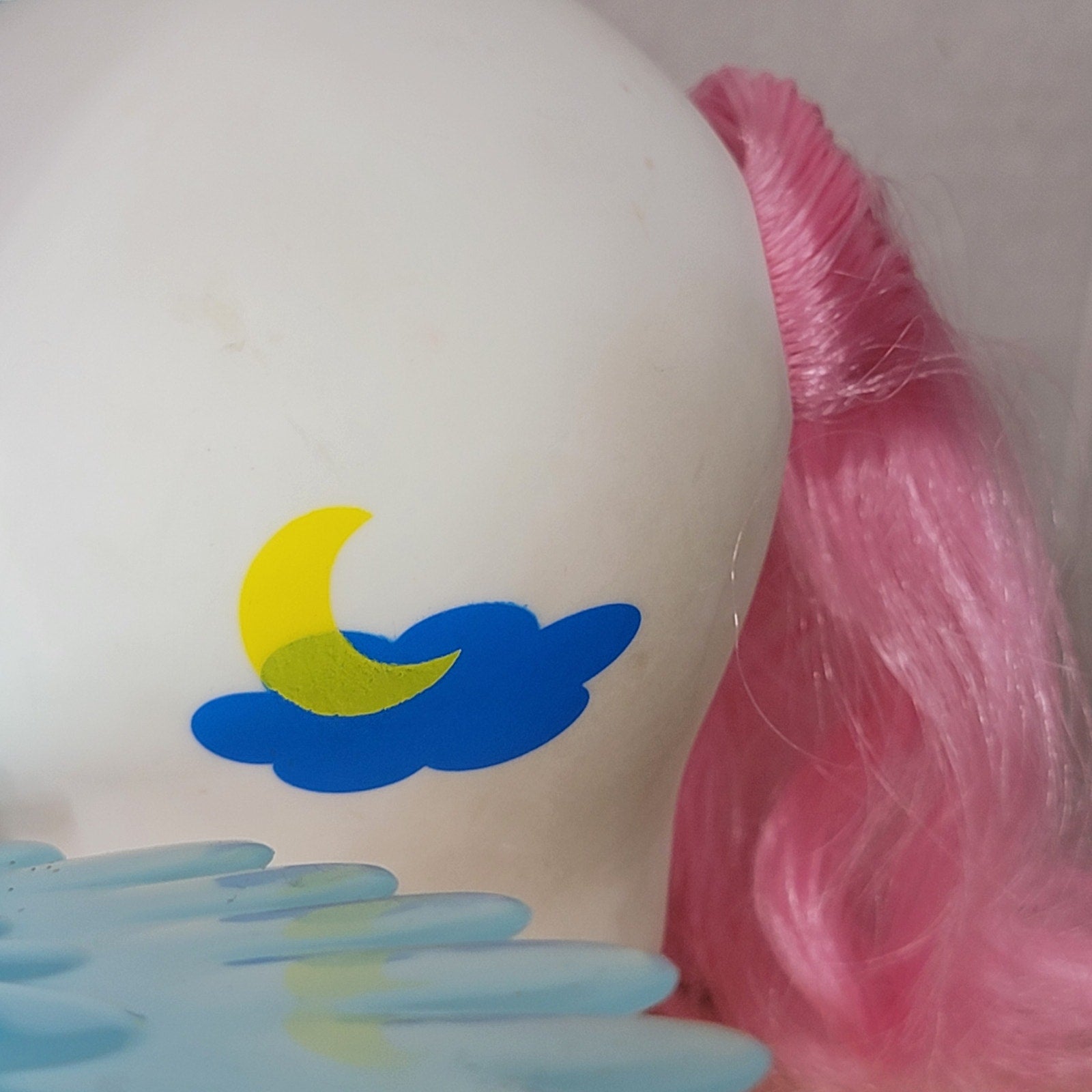 Set of 2 Large Wonder Pony Land Unicorns, 1 Set of Wings