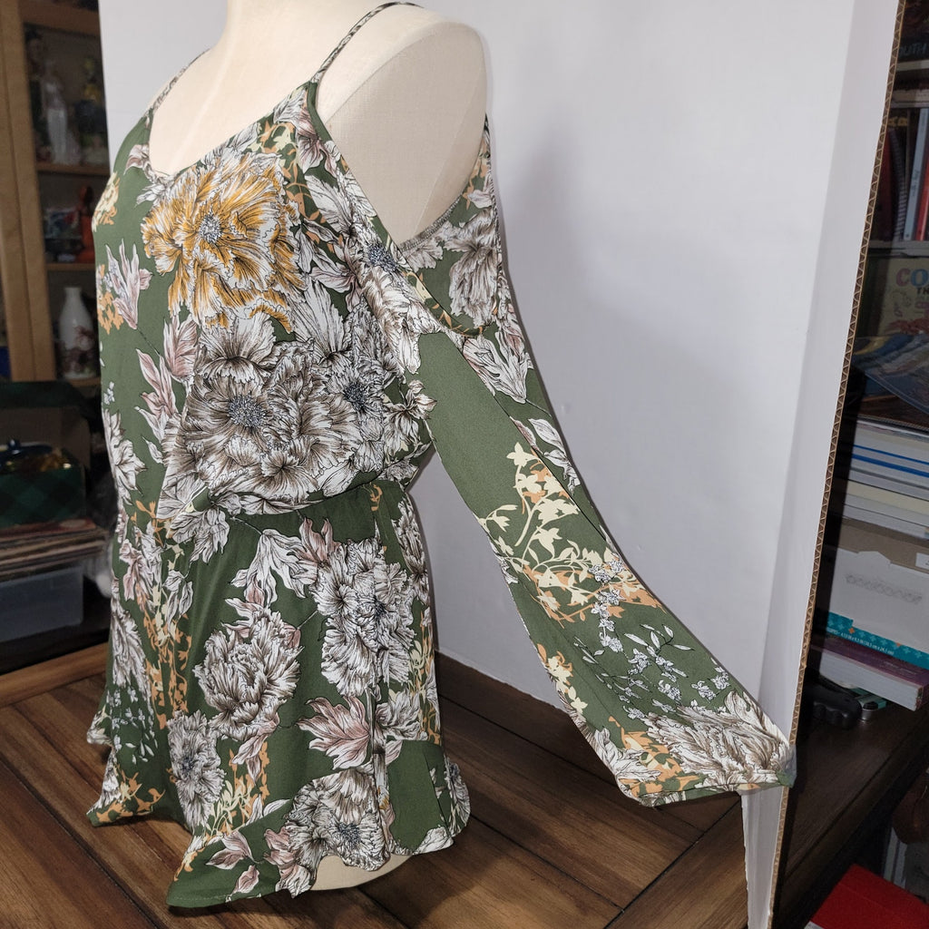 Altar'd State LS Green Floral Shorts Jumpsuit w/ Open Sleeves - Size Medium