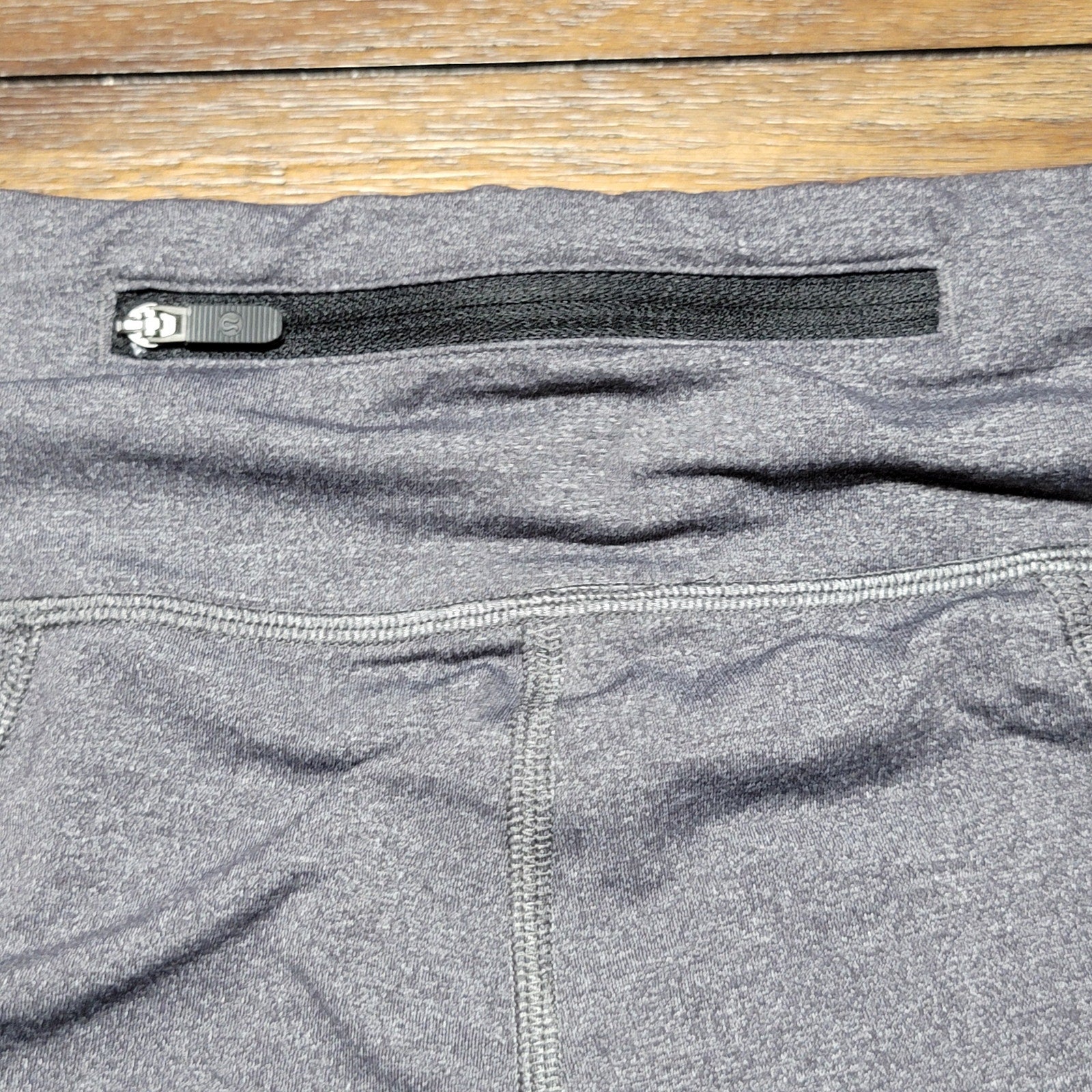 Lululemon Grey & Black Leggings w/ Zipper Pouch - Size 8