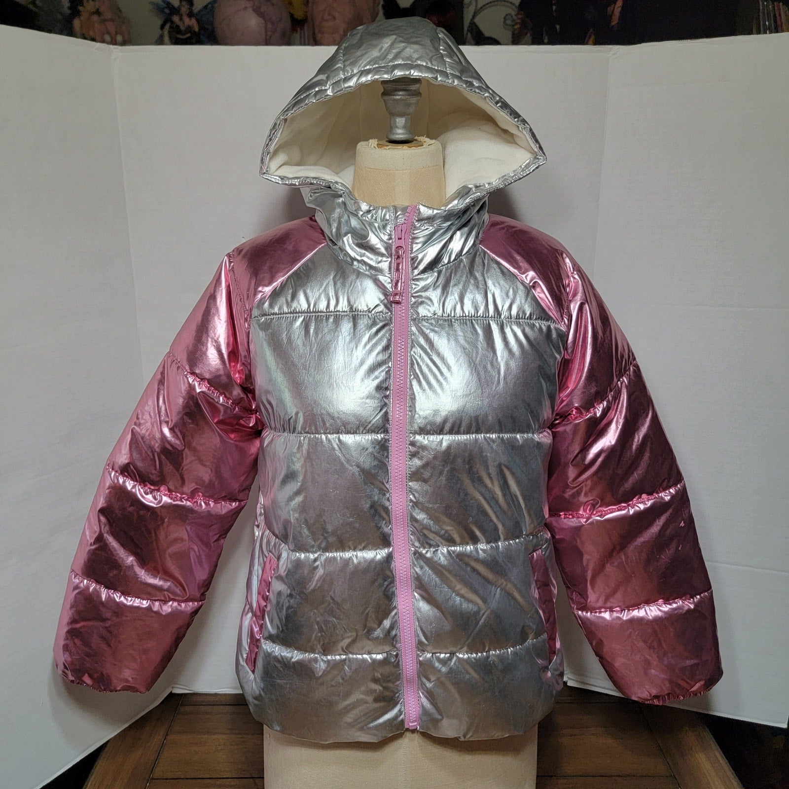 Old Navy Girls Full Zip Hooded Silver / Pink Shimmer Puffer Coat - XL (14-16)