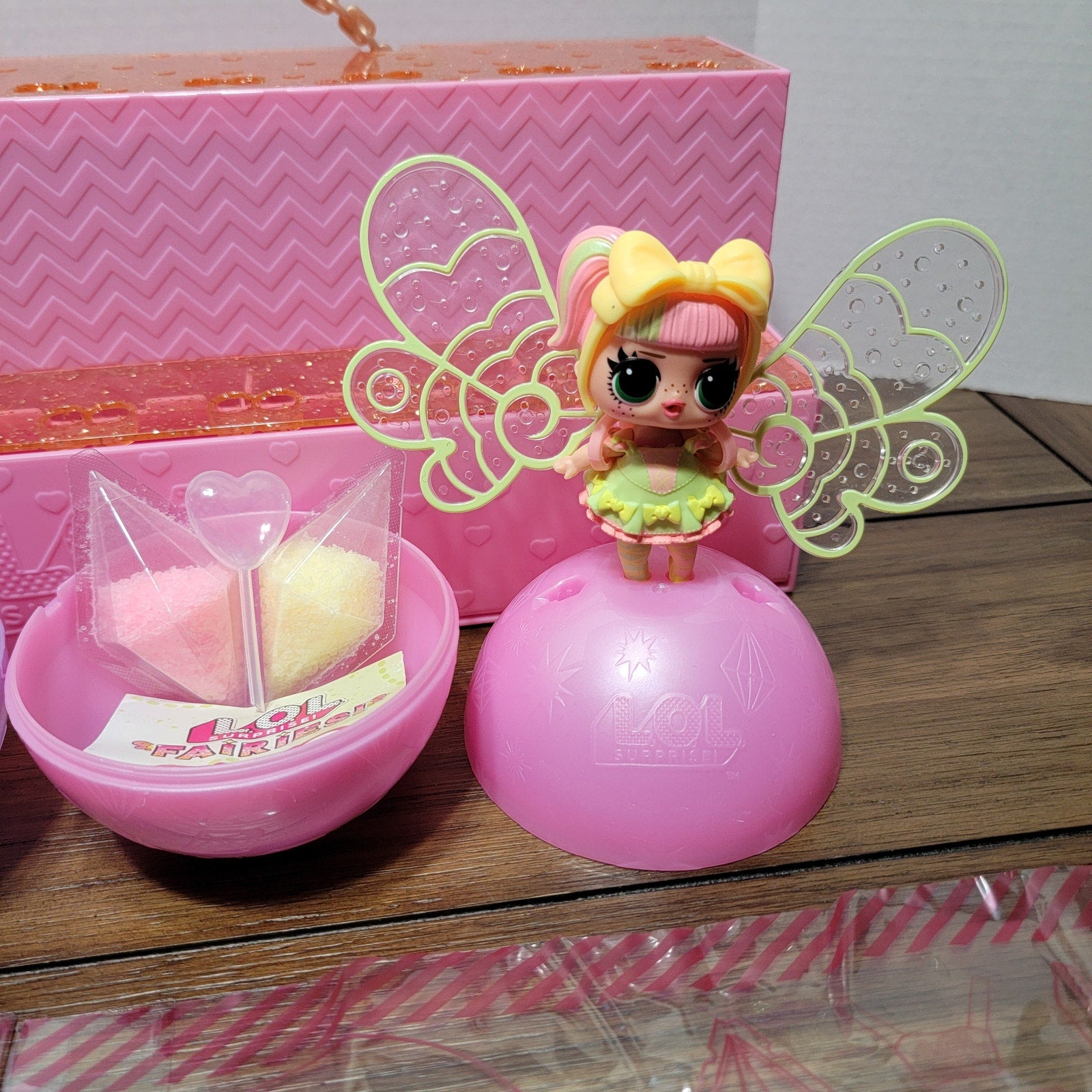 LOL Surprise Carrying Case + Set of 5 LOL Dolls (NEW)