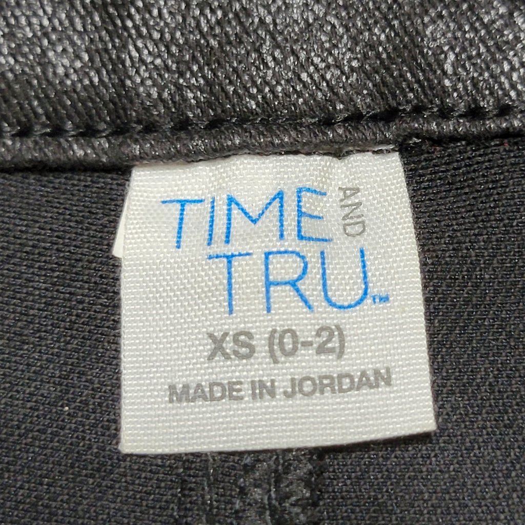 Time And Tru Pull On Black Faux Leather Pants w/ Small Belt - Size XS (0-2)