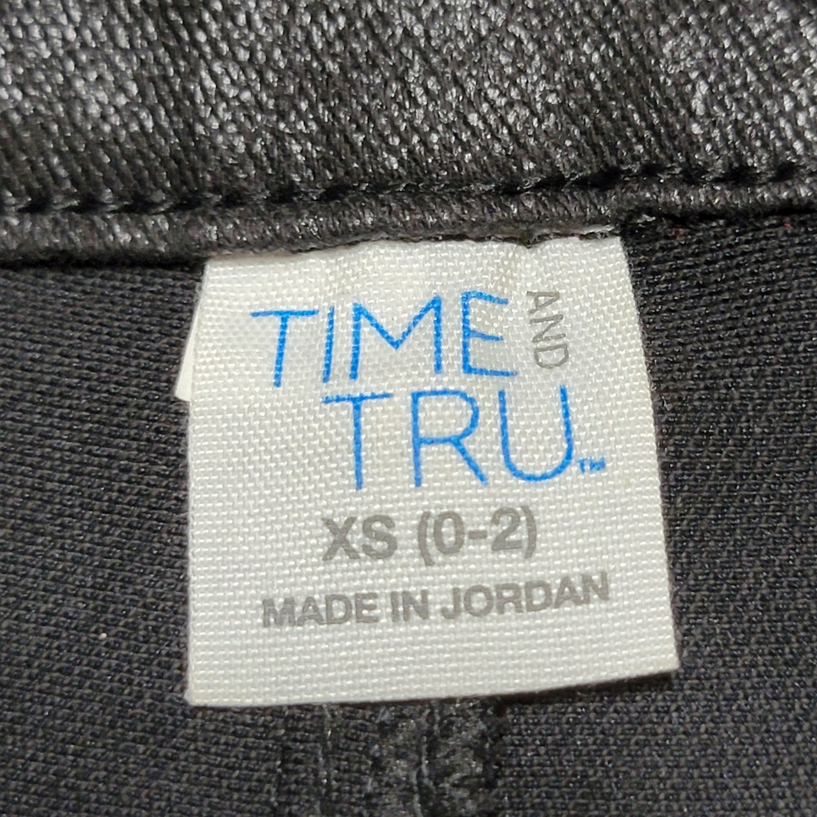 Time And Tru Pull On Black Faux Leather Pants w/ Small Belt - Size XS (0-2)