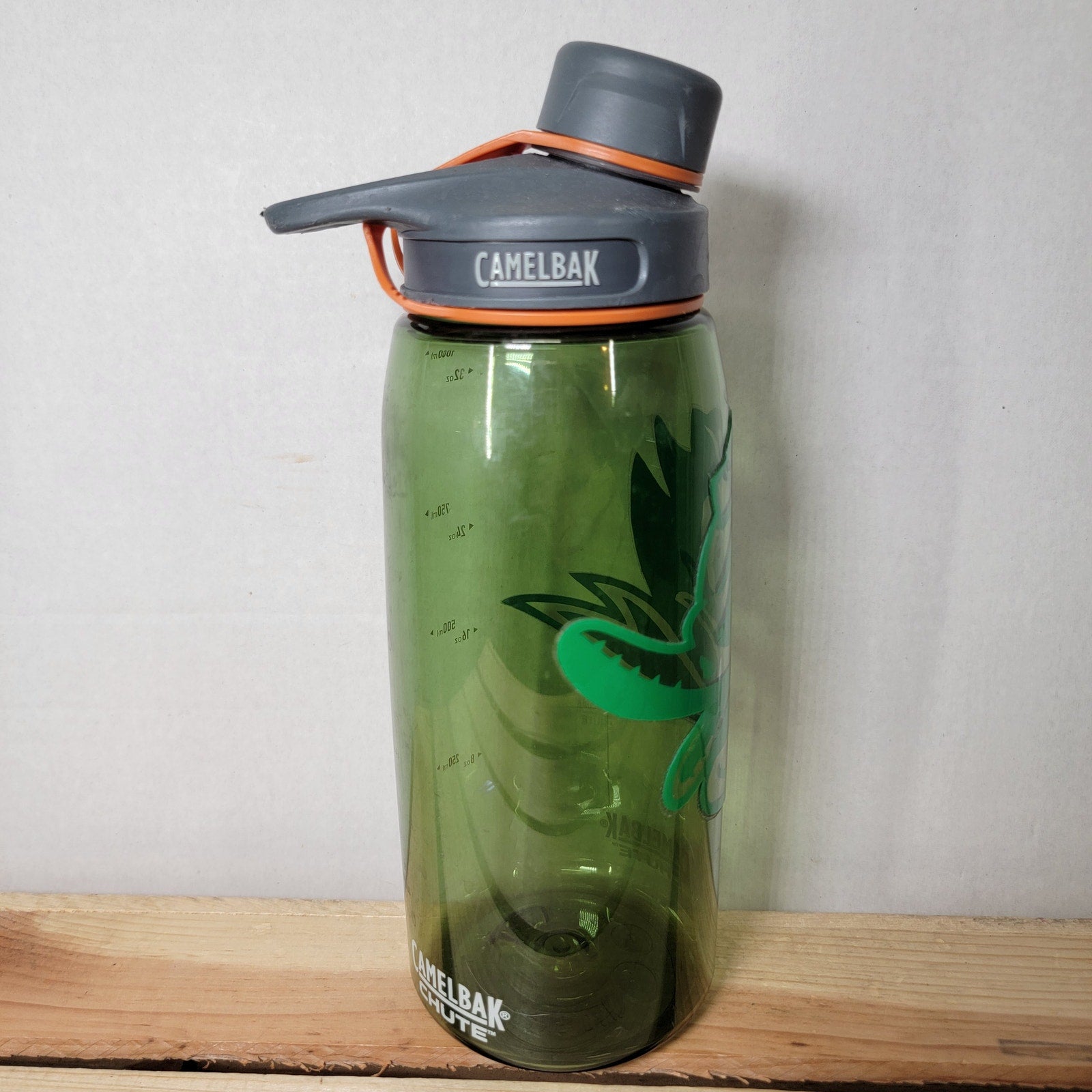 Camelbak Chute Green 32 oz Plastic Water Bottle w/ Oregon Ducks Logo